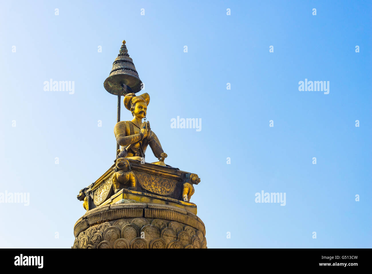 Nepal, Zentralregion, Bhaktapur, König Bhupatindra-Malla-Statue am Durbar Square im Herzen von Bhaktapur Stockfoto