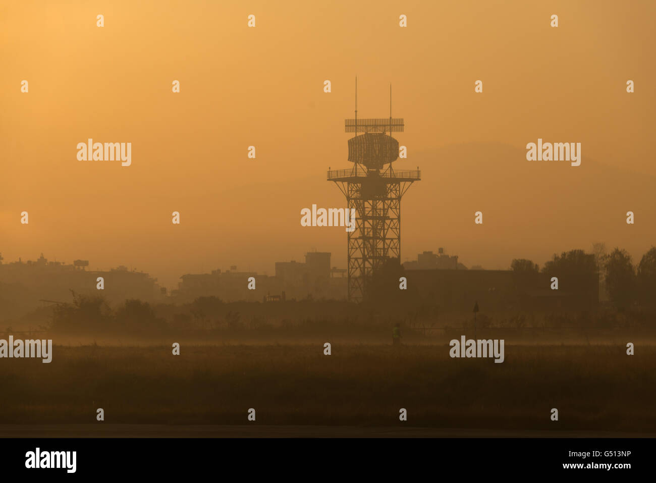 Nepal, Zentralregion, Kathmandu, Radarturm am Flughafen von Kathmandu Stockfoto