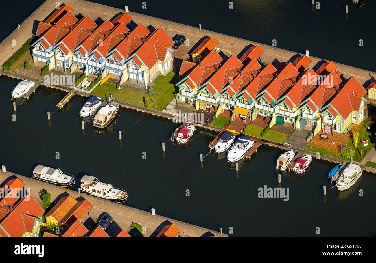 Luftaufnahme, Marina Ferienhaus port Dorf von Rheinsberg, Harbor Homes, Marina, Ferienhäuser mit Boot dock in den großen Rheinsberg Stockfoto
