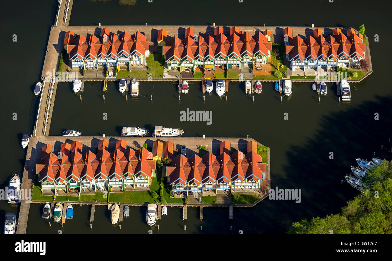 Luftaufnahme, Marina Ferienhaus port Dorf von Rheinsberg, Harbor Homes, Marina, Ferienhäuser mit Boot dock in den großen Rheinsberg Stockfoto