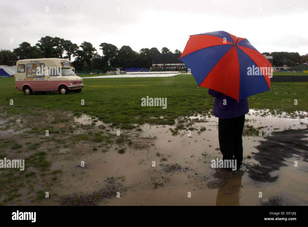 Cricket B & H Glam V Surrey Regen Stockfoto