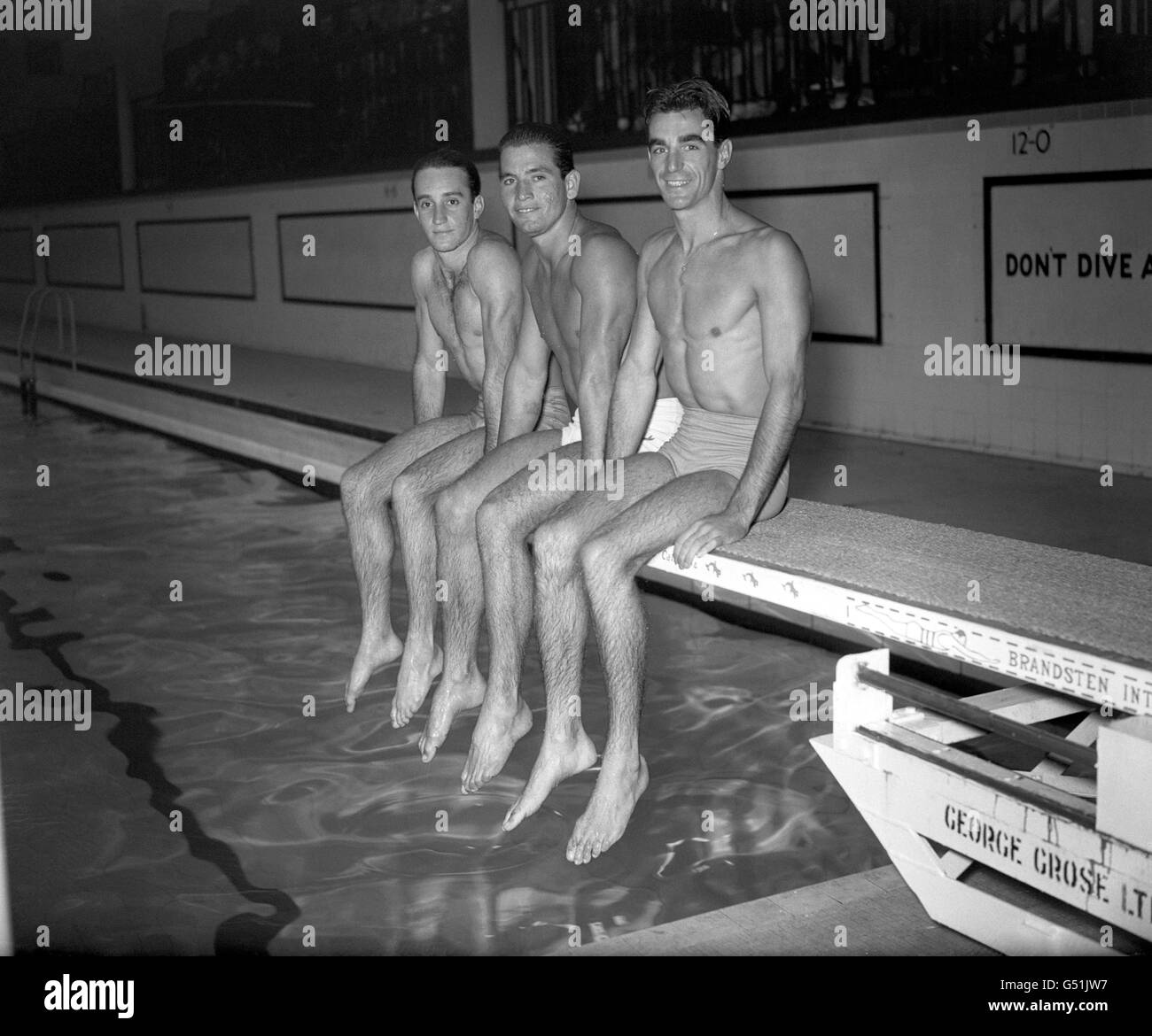 Tauchen - Mexico Olympic Diving Team - York Hall, London. Mitglieder des mexikanischen Tauchteams. (l-r) Joaquin Capilla, Gustavo Somohand und Diego Mariscal. Stockfoto