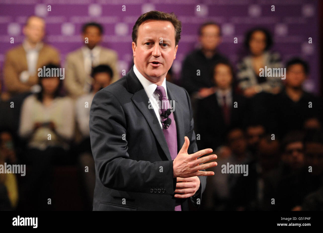 Premierminister David Cameron führt während seines eintägigen Besuchs in der Stadt ein Gespräch mit Studenten der New York University. Stockfoto