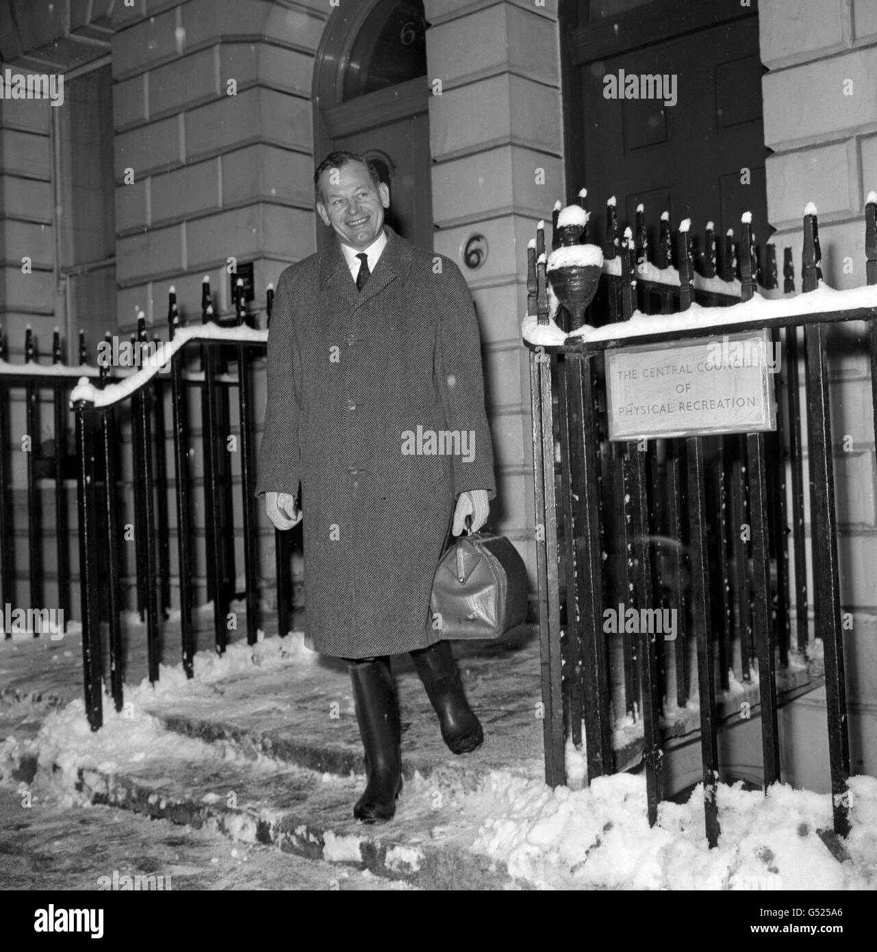 Fußball - Walter Winterbottom - Zentralrat der physischen Erholung - Bedford Square, London Stockfoto