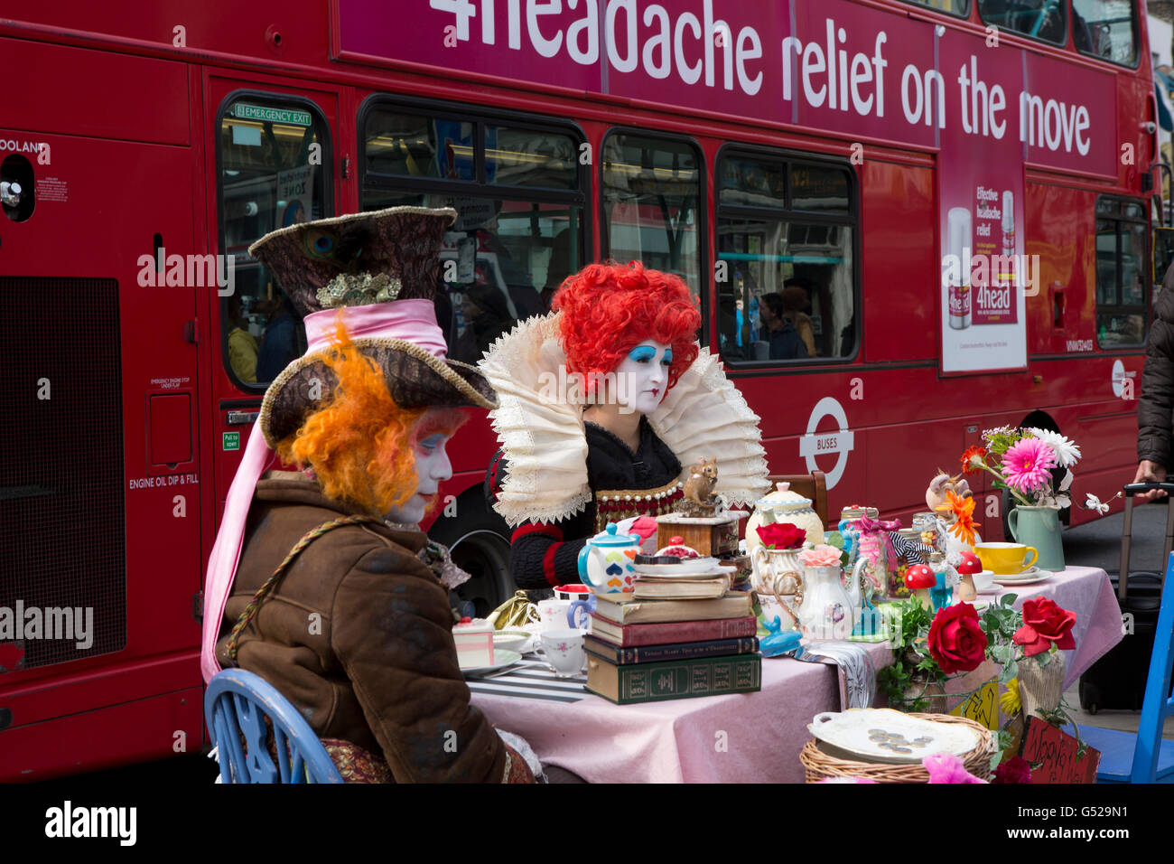 Alice in Wonderland Thementee, Camden High Street, Camden, London, Vereinigtes Königreich Stockfoto