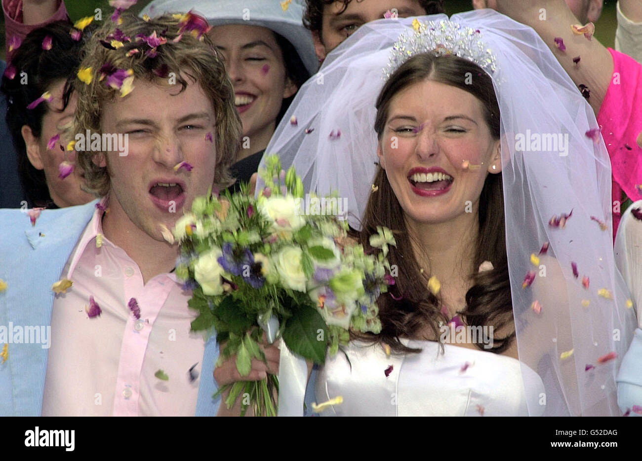 Jamie Oliver Hochzeit Braut Konfetti Stockfoto