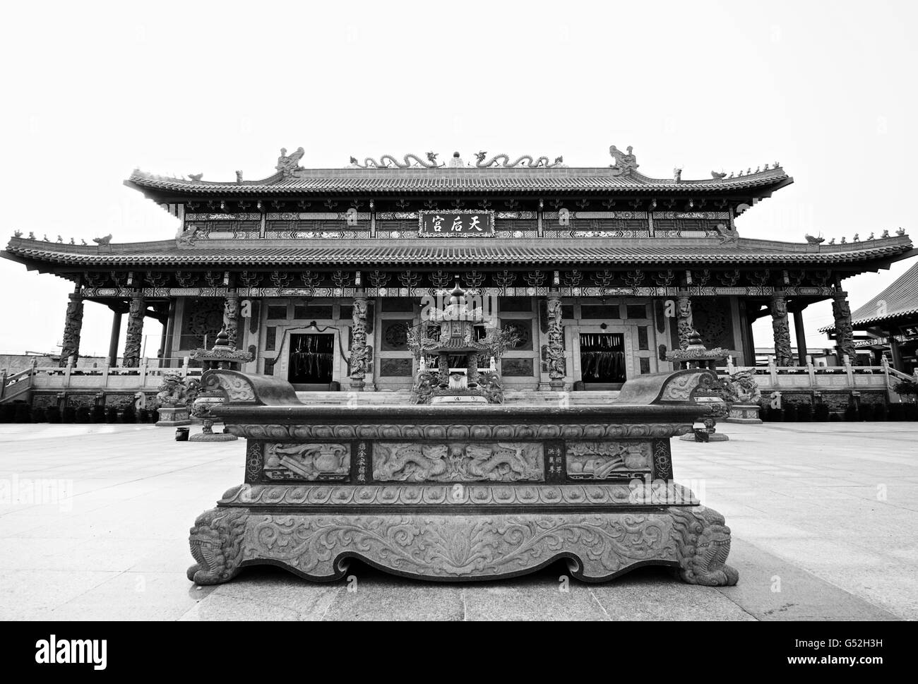 Majestätische Schwarzweißansicht des TianHou Tempels in Melbourne Stockfoto