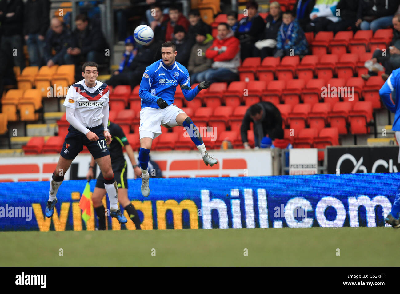 Fußball - Clydesdale Bank Scottish Premier League - St. Johnstone / Rangers - McDiarmid Park. Allgemeine Ansichten der Boards von William Hill Stockfoto