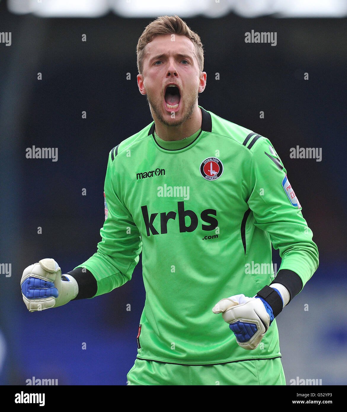 Fußball - npower Football League One - Oldham Athletic / Charlton Athletic - Boundary Park. Ben Hamer von Charlton Athletic feiert nach dem Spiel der npower Football League One im Boundary Park, Oldham. Stockfoto