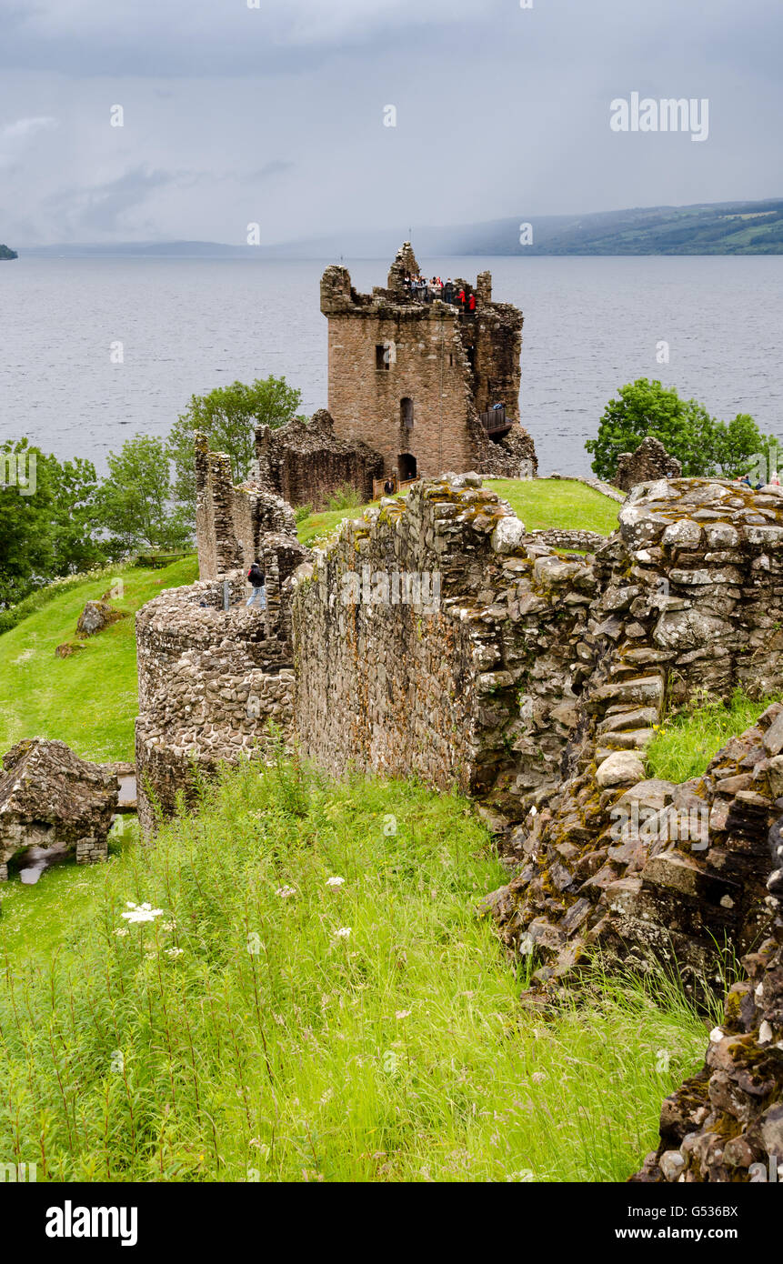 Großbritannien, Schottland, Highland, Inverness, Moray Firth, Blick auf die Burg Ruine Urquhart Castle, eine Burgruine am Loch Ness Stockfoto