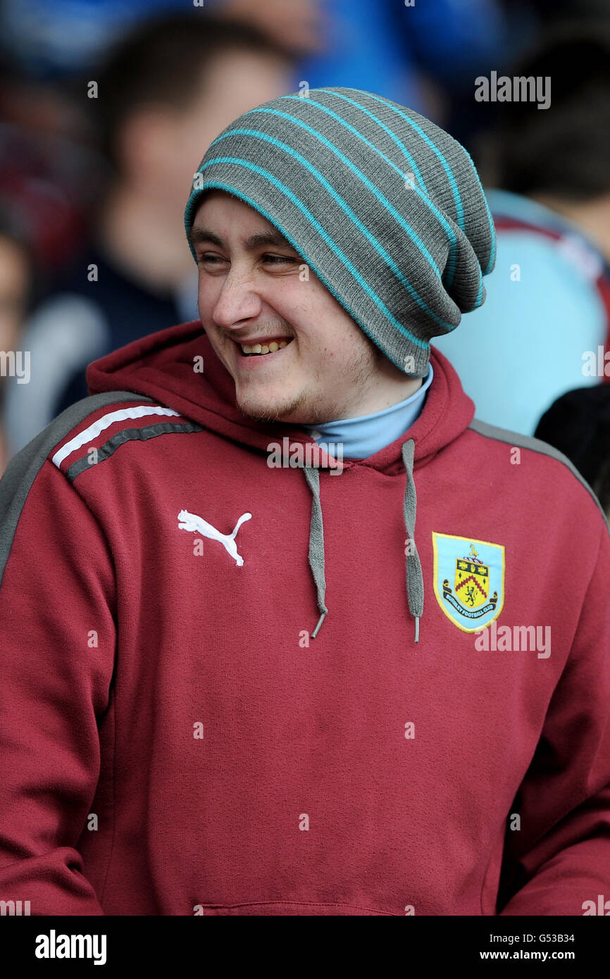 Fußball - npower Football League Championship - Doncaster Rovers gegen Burnley - Keepmoat Stadium. Ein Burnley-Fan auf der Tribüne Stockfoto
