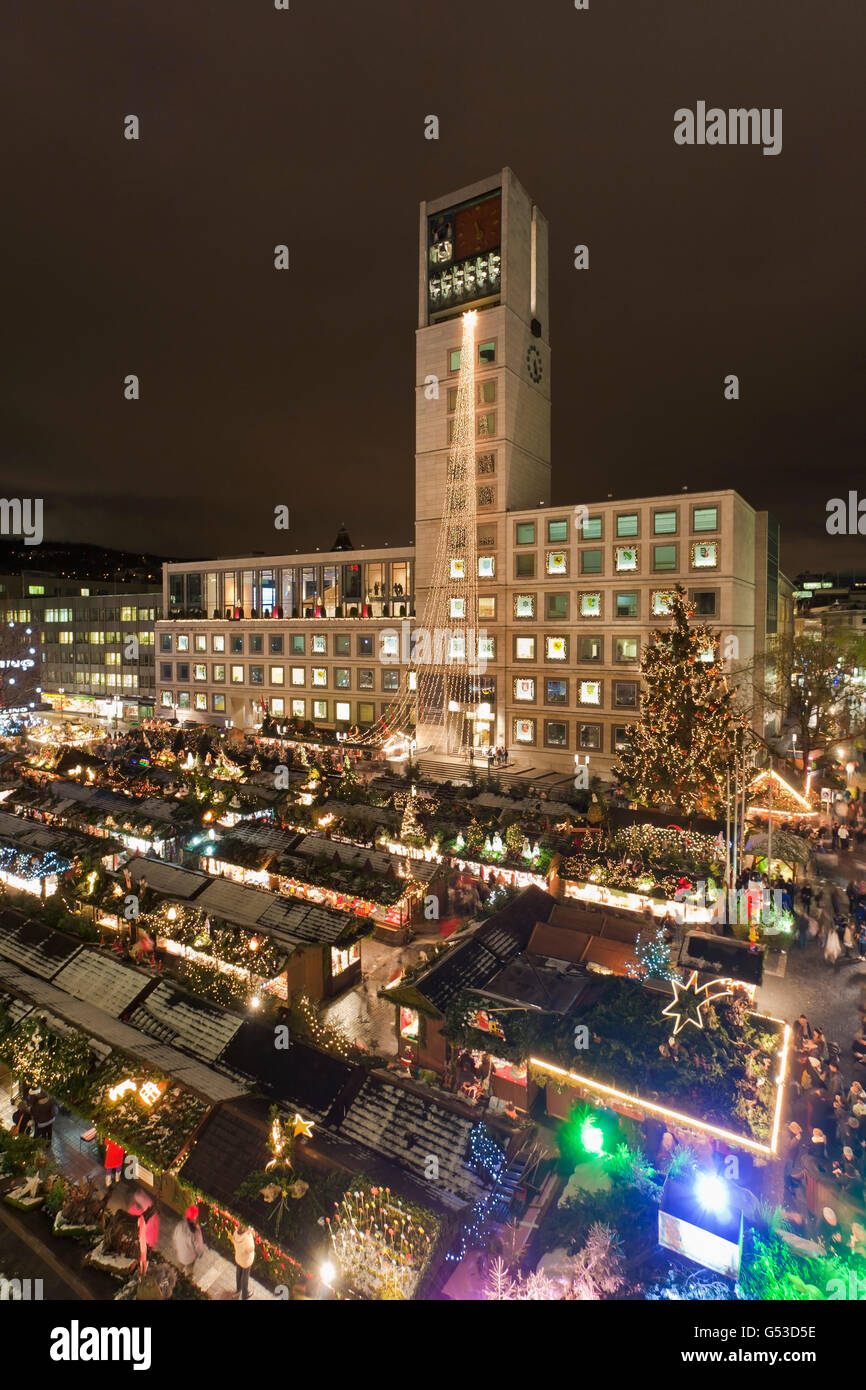 Weihnachtsmarkt im Marktplatz, Rathaus, Markt Stände, neu, Stuttgart, Baden-Württemberg Stockfoto