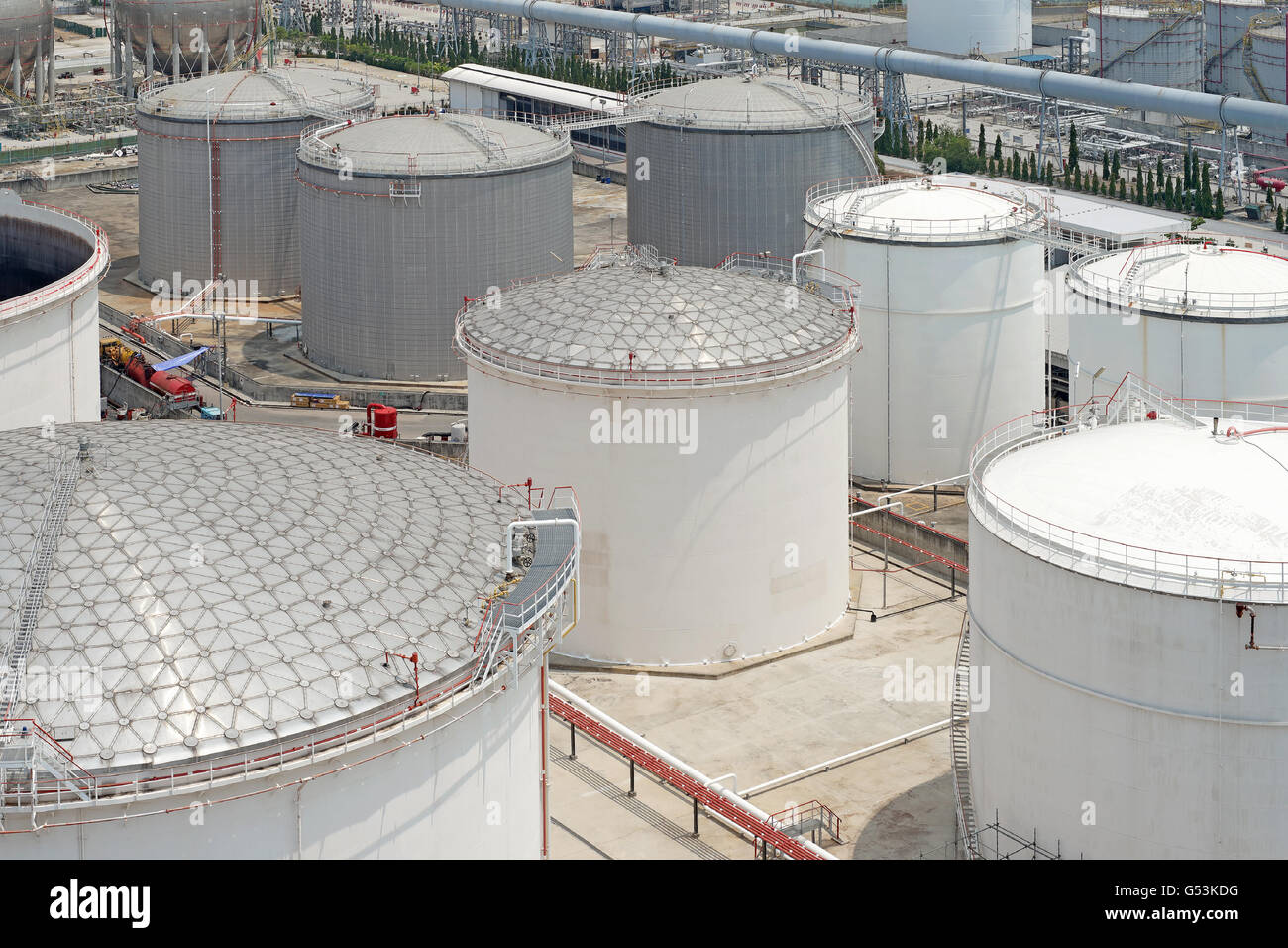 Lagerung von Chemikalien Tank in chemischen Industrieanlage Stockfoto