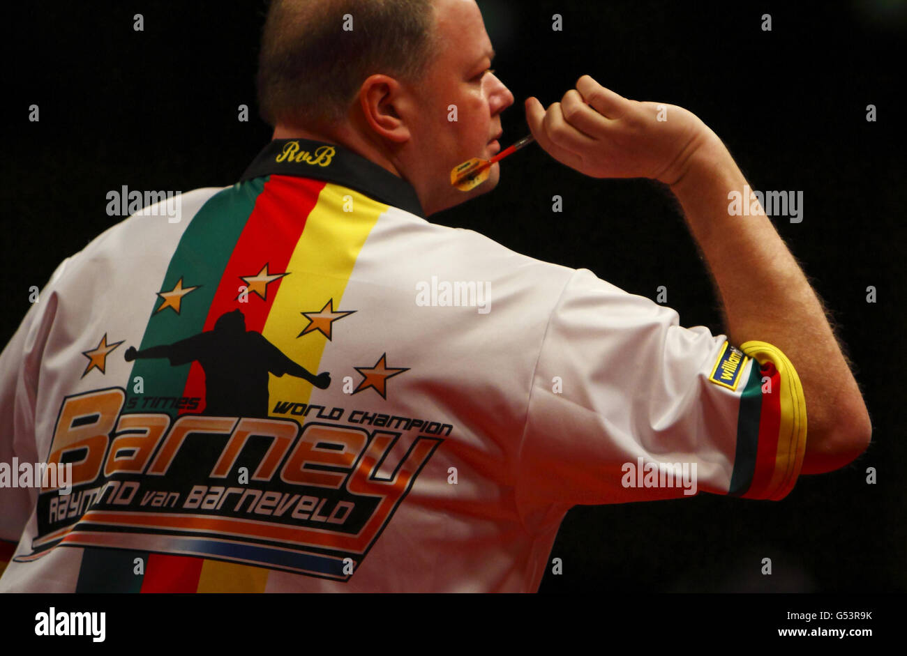 Darts - McCoys Premier League - BIC. Raymond van Barneveld im Kampf gegen Simon Whitlock während der McCoys Premier League beim BIC in Bournemouth. Stockfoto