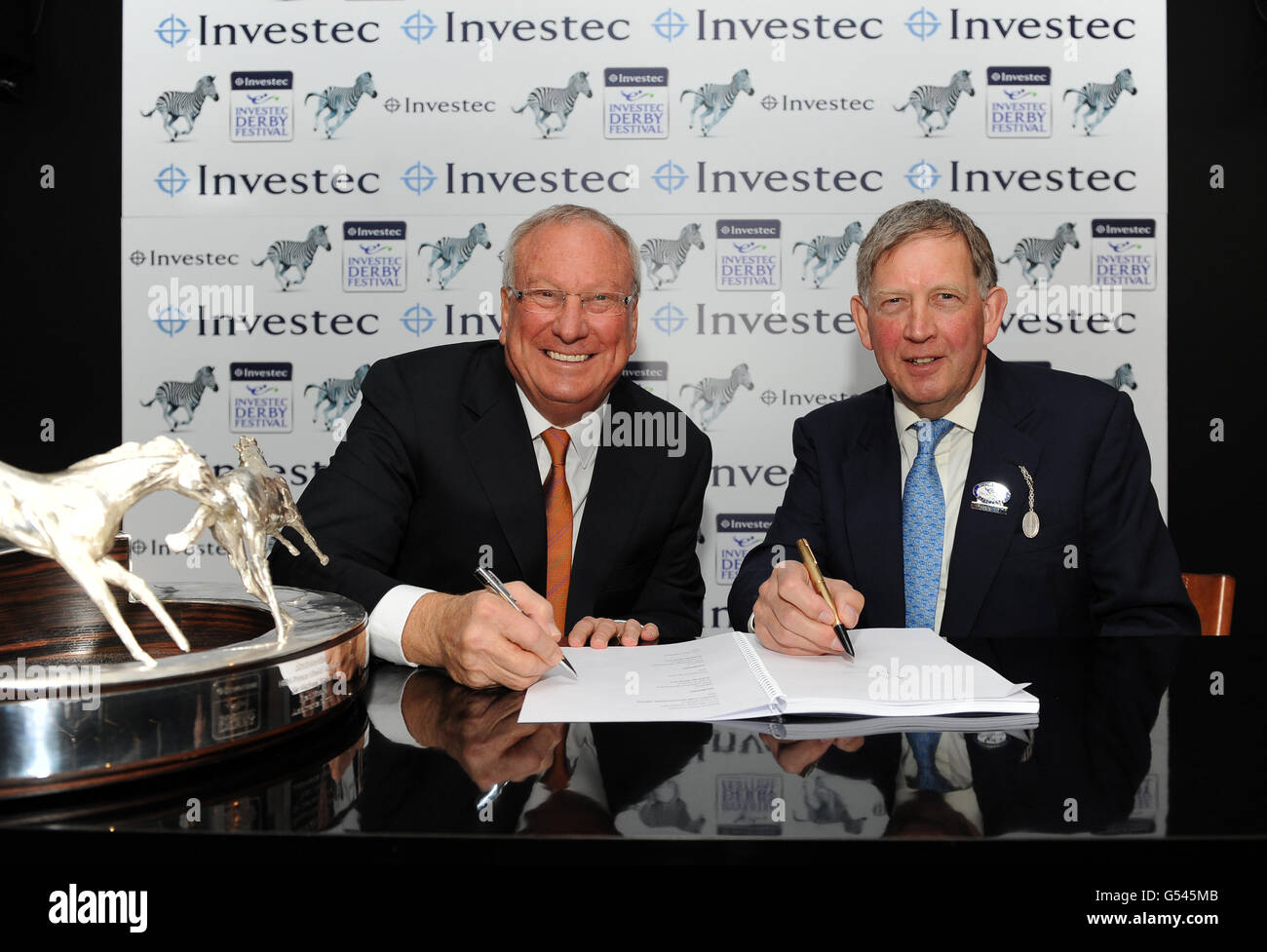 Pferderennen Sie - Investec Frühjahrstagung - Epsom Downs Racecourse Stockfoto