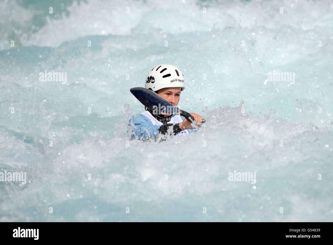 Kanufahren - Tesco Kanuslalom 2012 Auswahltrials - Tag Drei - Lee Valley White Water Center. Hannah Burgess, Kingston Kayak Club Stockfoto