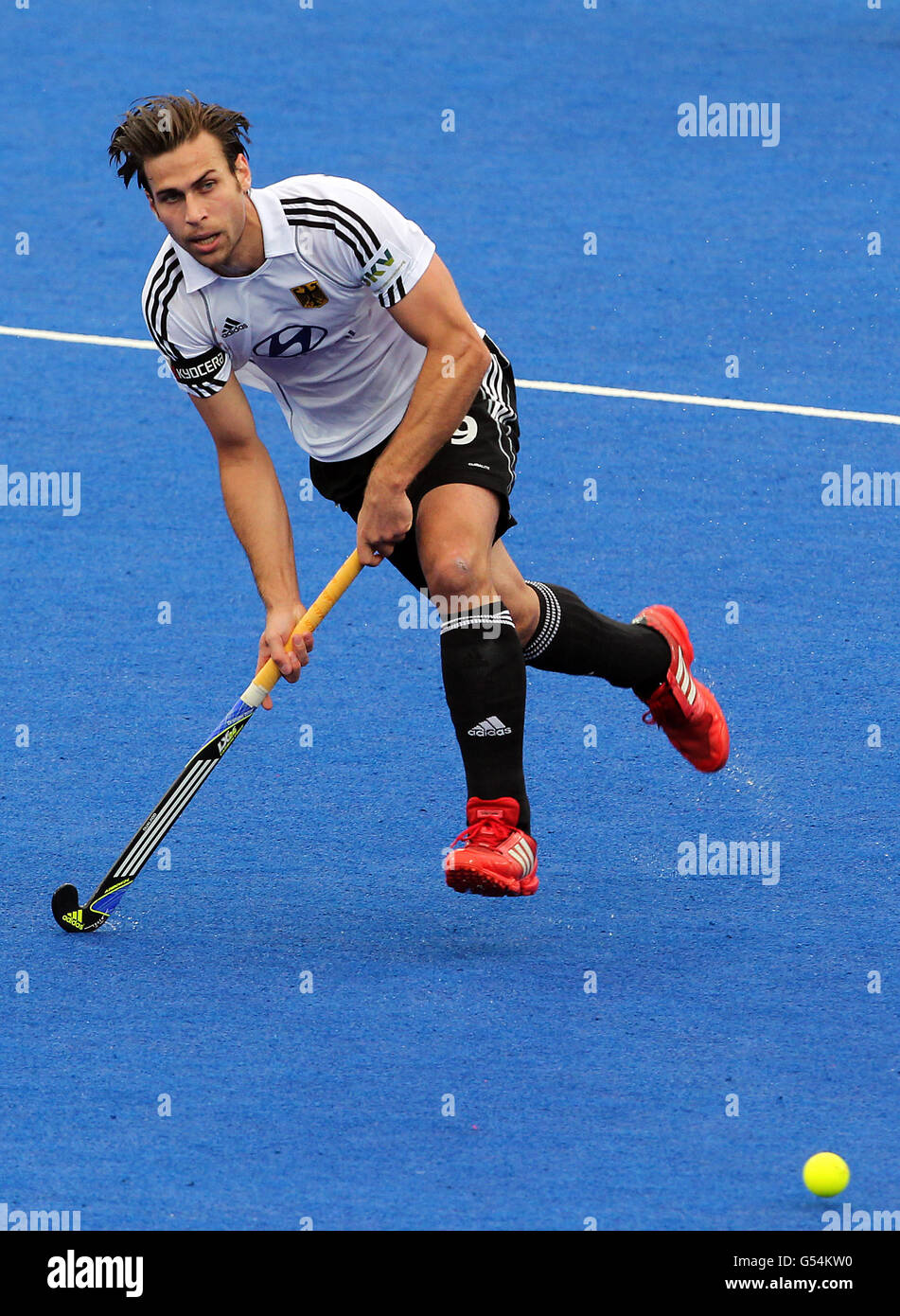 Deutschlands Christopher Zeller im Einsatz gegen Australien während des Visa International Invitational Hockey Tournament in der Riverbank Arena, London. Stockfoto