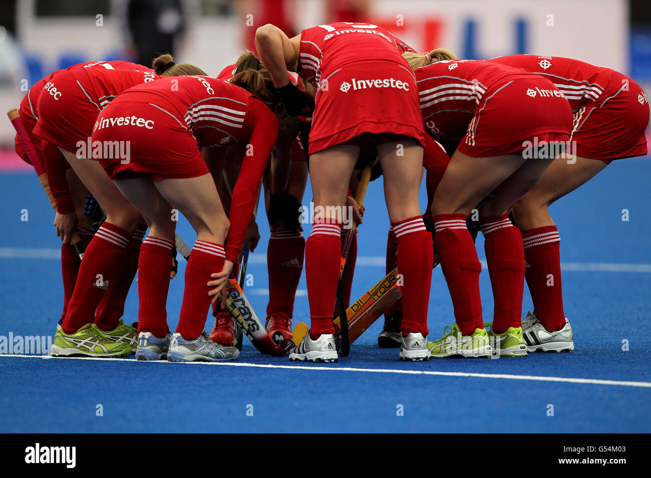 Großbritanniens Spieler spielen beim Visa International Invitational Hockey Tournament in der Riverbank Arena in London gegen China. Stockfoto