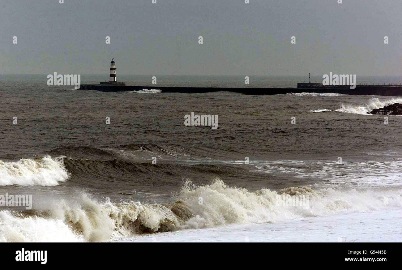 Seaham Pier, an der Küste von Durham, wo Tony Faulkner, 5, nach einem Sturz starb, während er mit einem Freund spielte. Tony fiel am 24/9/00 in die raue See. Stockfoto