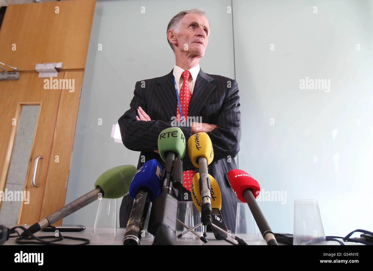 Vorsitzender des RTE-Vorstands Tom Savage nach einem Treffen mit Kommunikationsminister Pat Rabbitte in Dublin. Stockfoto