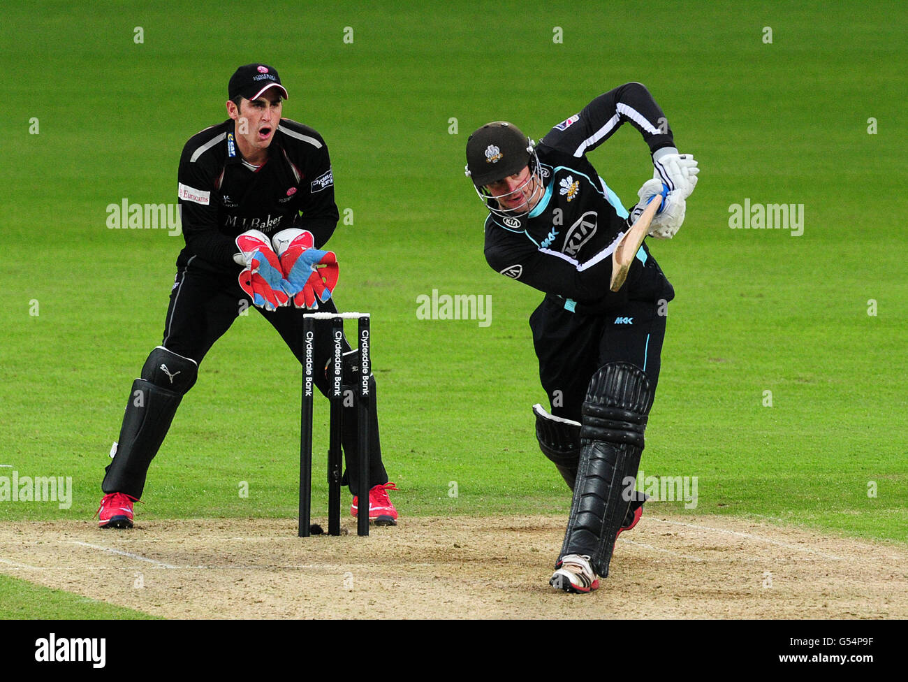 Cricket - Clydesdale Bank 40 - Gruppe B - Surrey Lions / Somerset - The Kia Oval. Tom Maynard von Surrey im Einsatz gegen Somerset Stockfoto