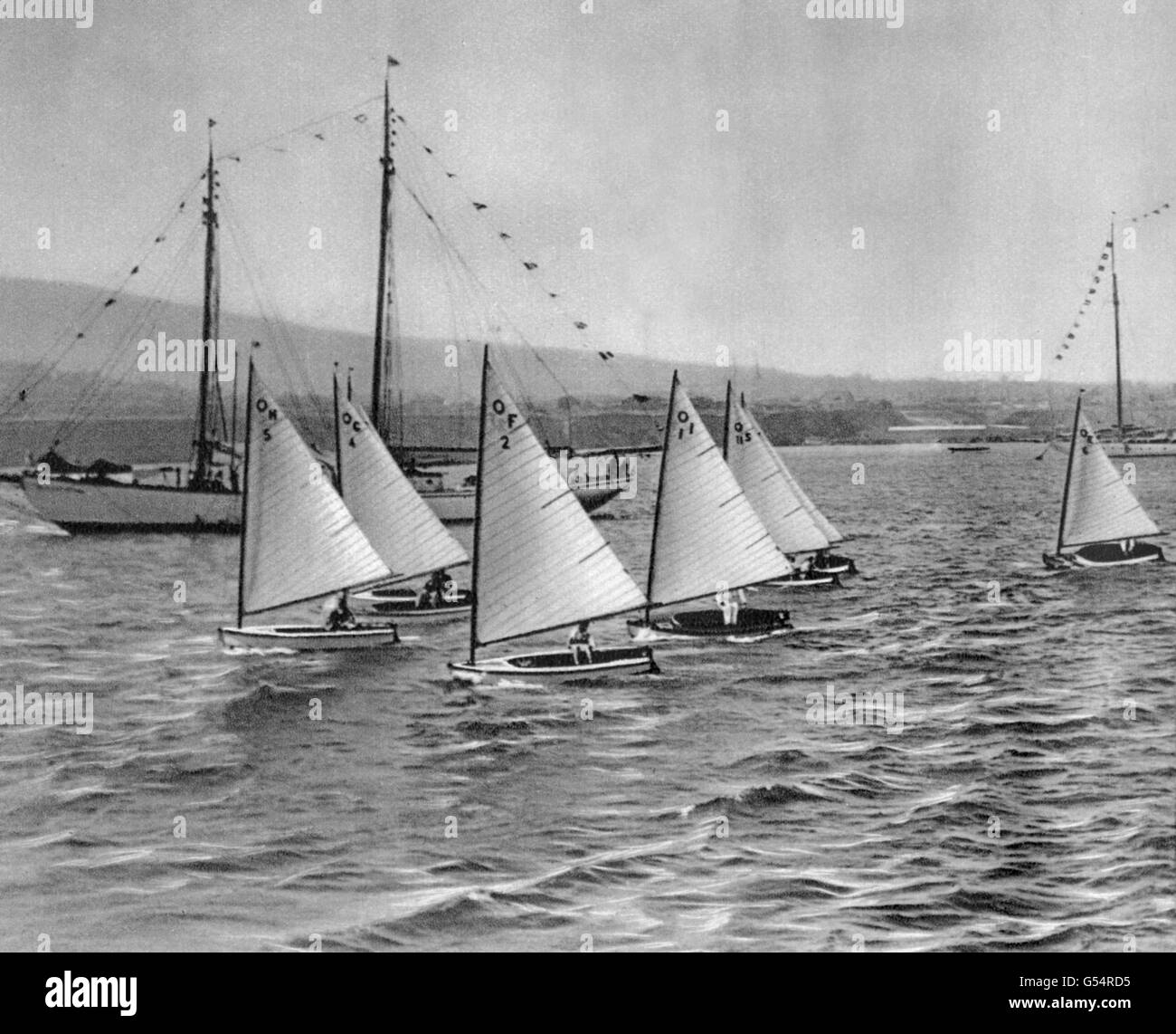 Olympische Spiele - Los Angeles 1932 - Segeln - San Pedro. Die Rennen der Einhand-Dinghy-Klasse beginnen. Stockfoto