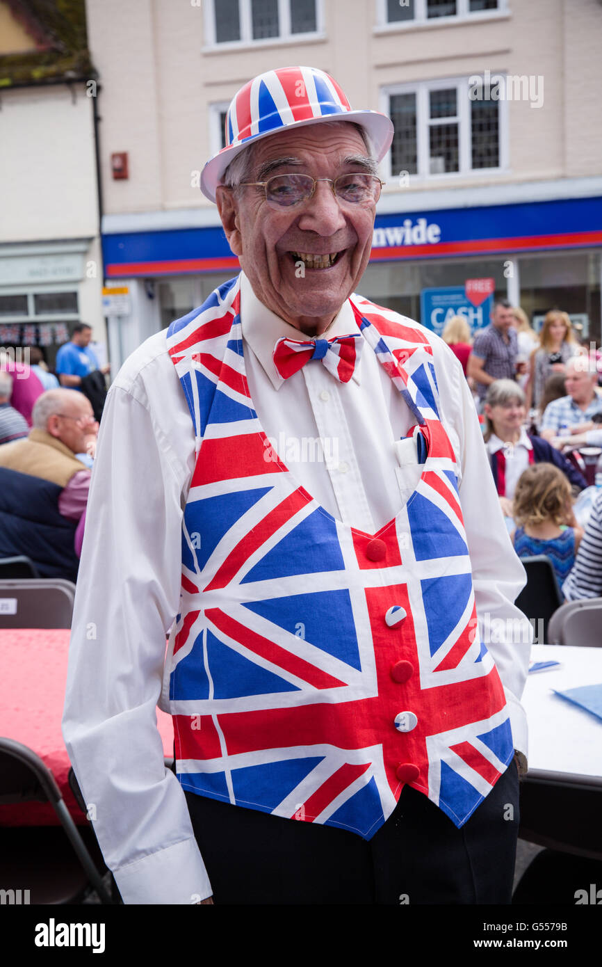 Straßenfest Feierlichkeiten zum 90. Geburtstag der Königin in Ringwood 2016 Stockfoto