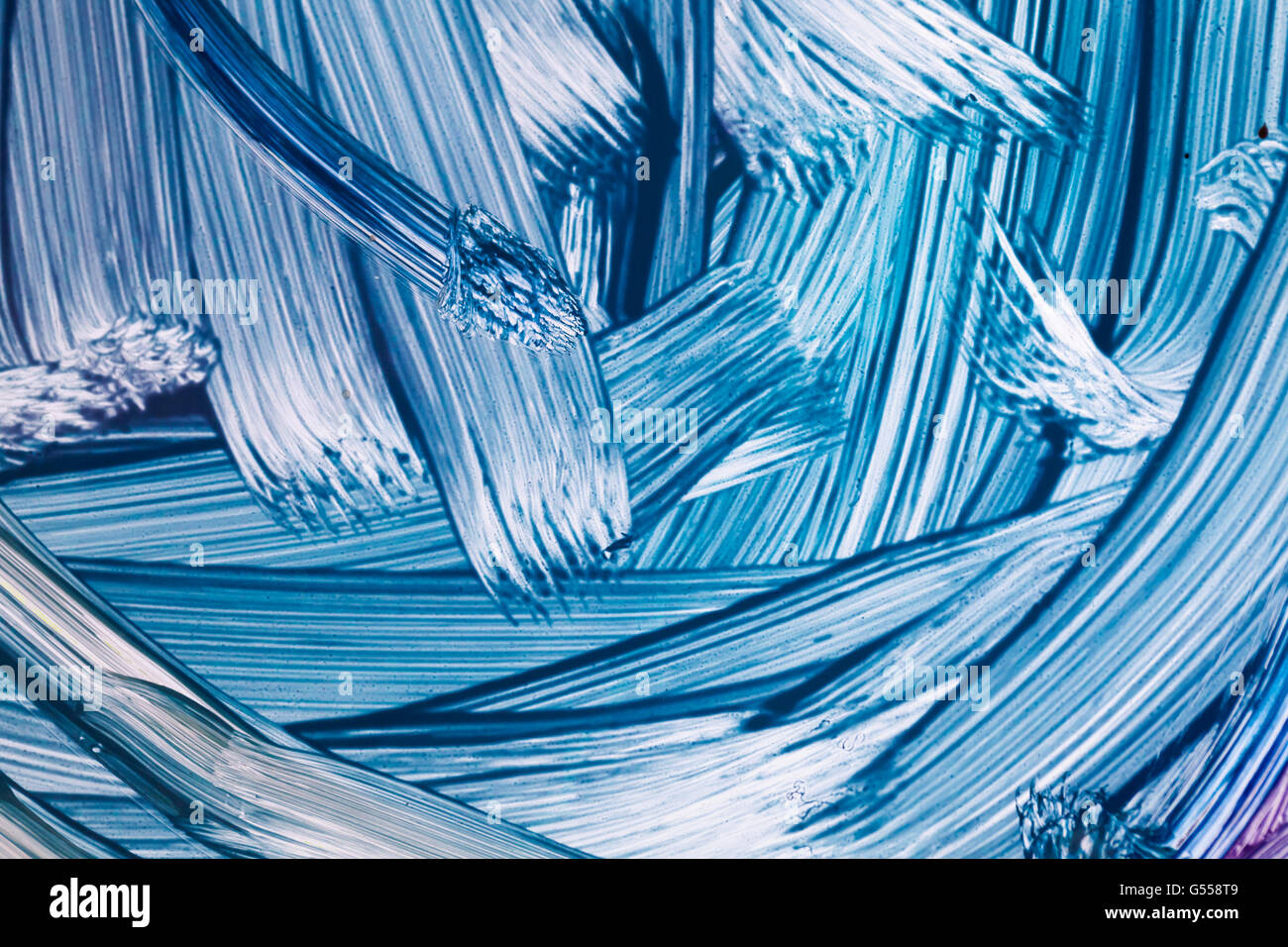 Abstraktes Ölgemälde blauen Fragment mit groben Pinselstrichen und Tonwertkorrektur Stockfoto