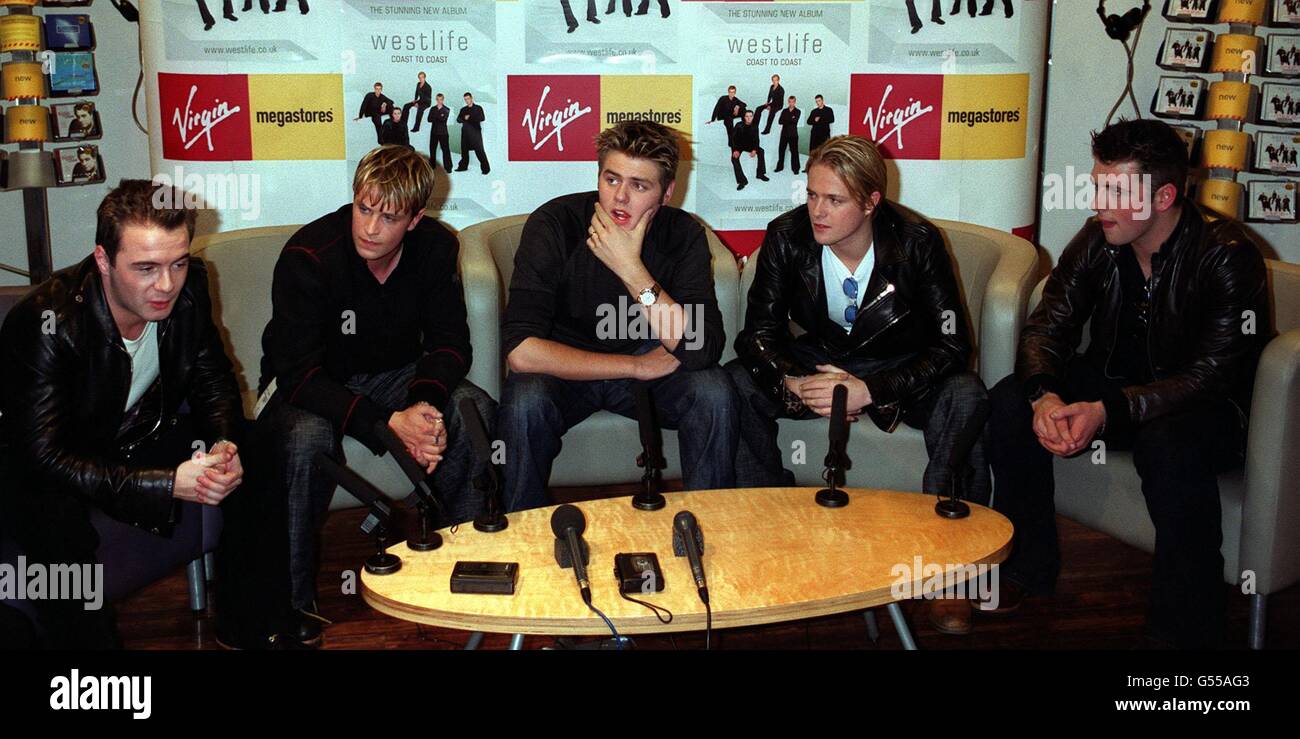 Die irische Boyband Westlife lanciert ihr zweites Album 'Coast to Coast' im Virgin Megastore, in Londons Piccadilly. L-R: Shane Filan, Kian Egan, Bryan McFadden, Nicky Byrne und Mark Feehily. Stockfoto