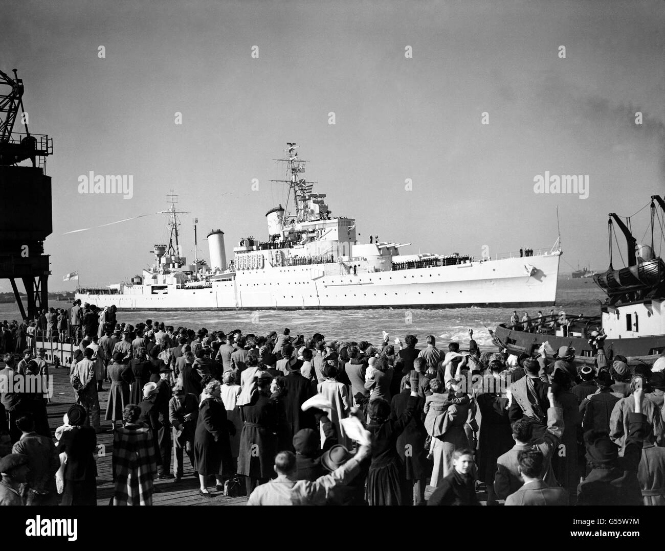 Die britische Cruiser HMS 'Glasgow' dockte in Portsmouth an. „Glasgow“, das Flaggschiff der amerikanischen und westindischen Squadron, soll neu aufgebaut und in die Reserveflotte aufgenommen werden. Stockfoto