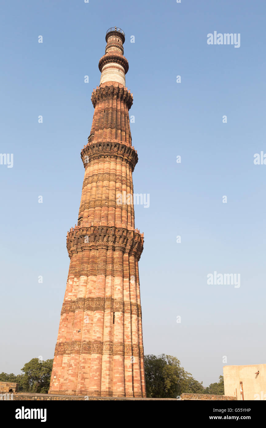 Qutb Minar Minarett und Qutb-Komplex, Delhi, Indien Stockfoto