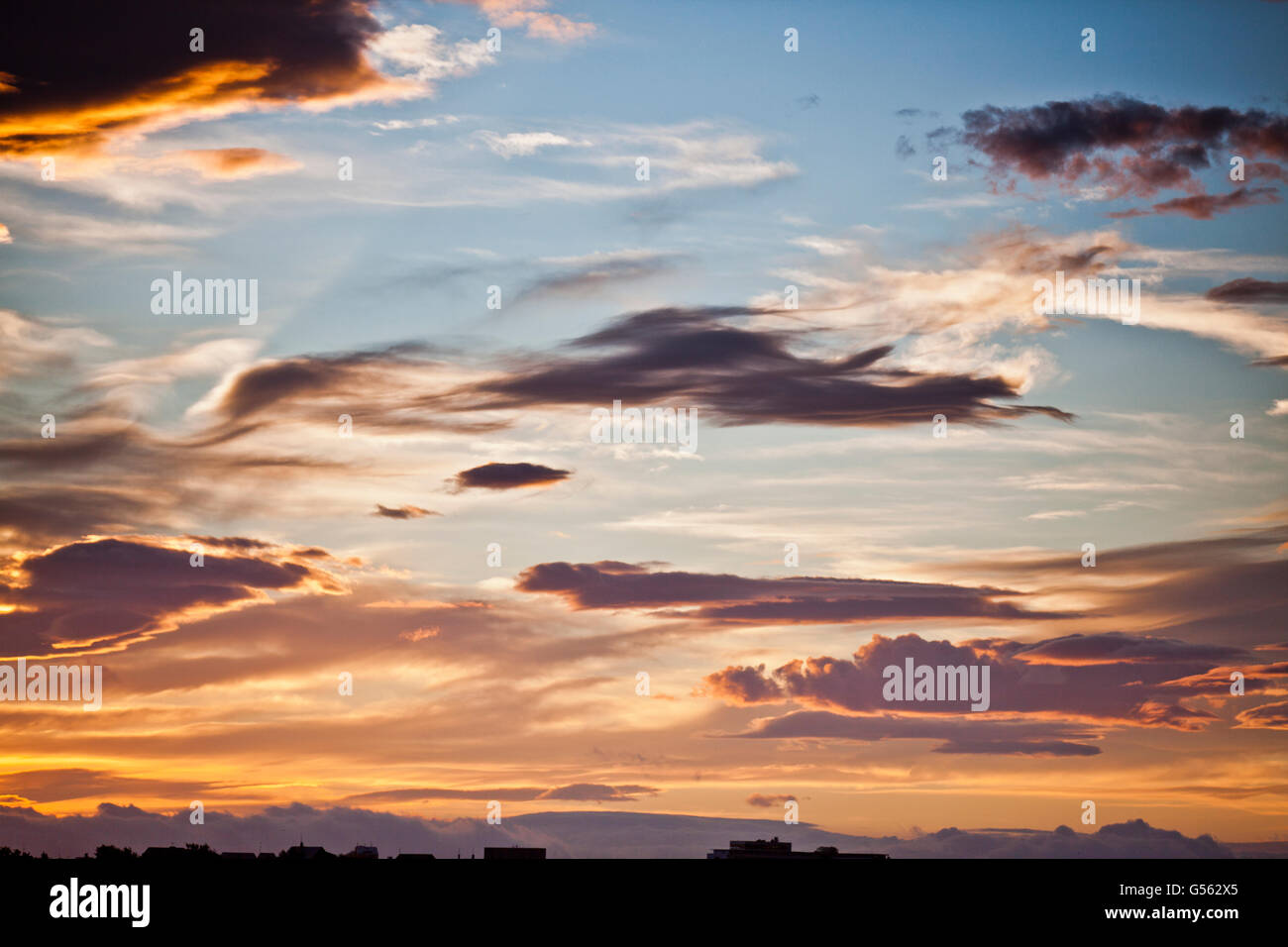Sonnenuntergang und Wolken, Island Stockfoto