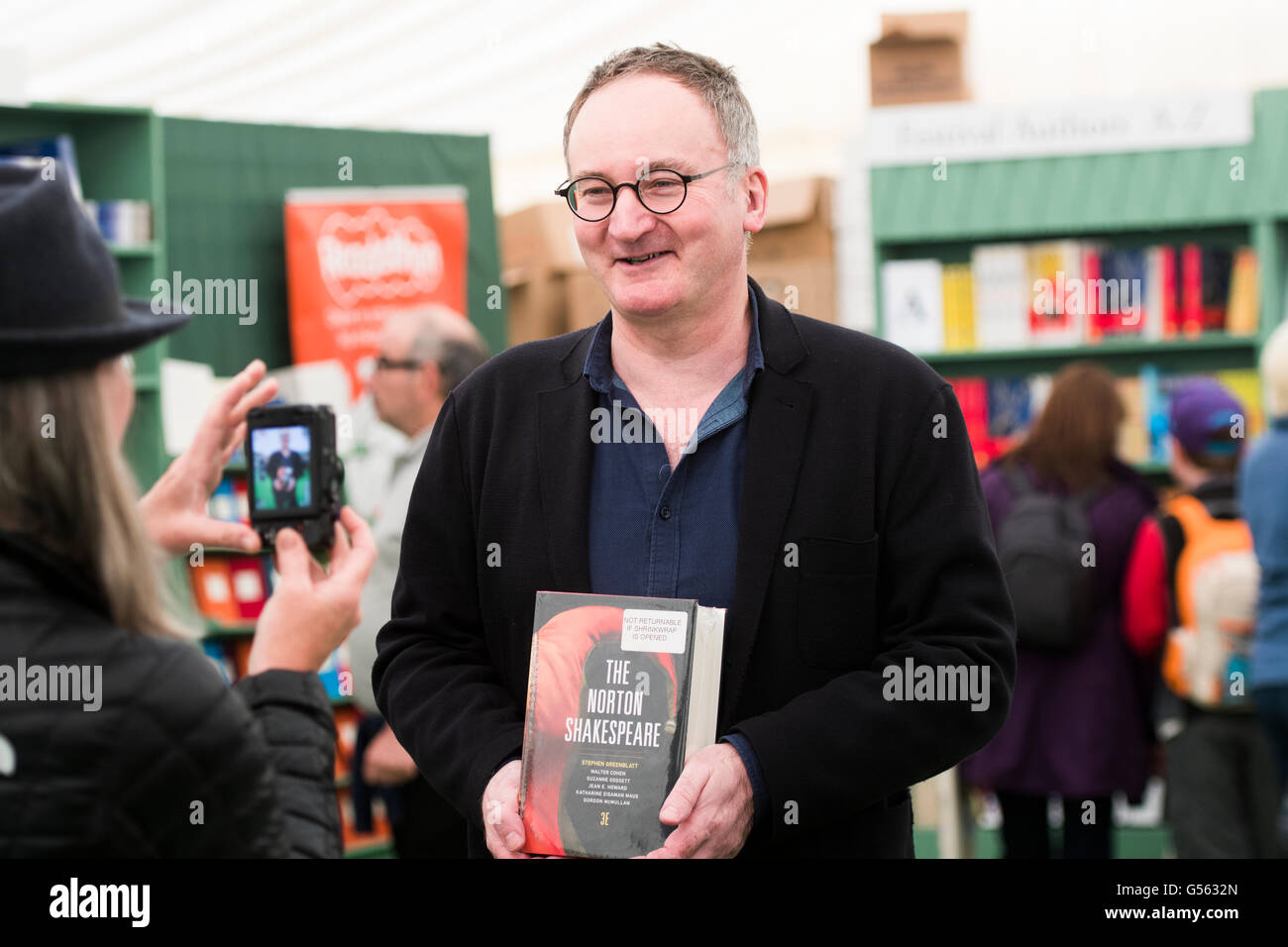 Professor Gordon McMullan, Shakespeare Experte vom Institut für Anglistik am Kings College London. Das Hay-Festival der Literatur und der Künste, Hay on Wye, Powys, Wales UK, 1. Juni 2016 Stockfoto