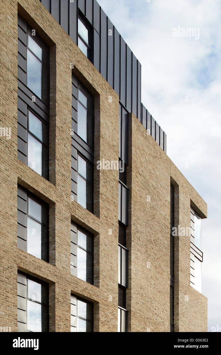 Höhe der Fassade mit Mauerwerk. Frühling Mews, London, Vereinigtes Königreich. Architekt: Manser Praxis, 2015. Stockfoto