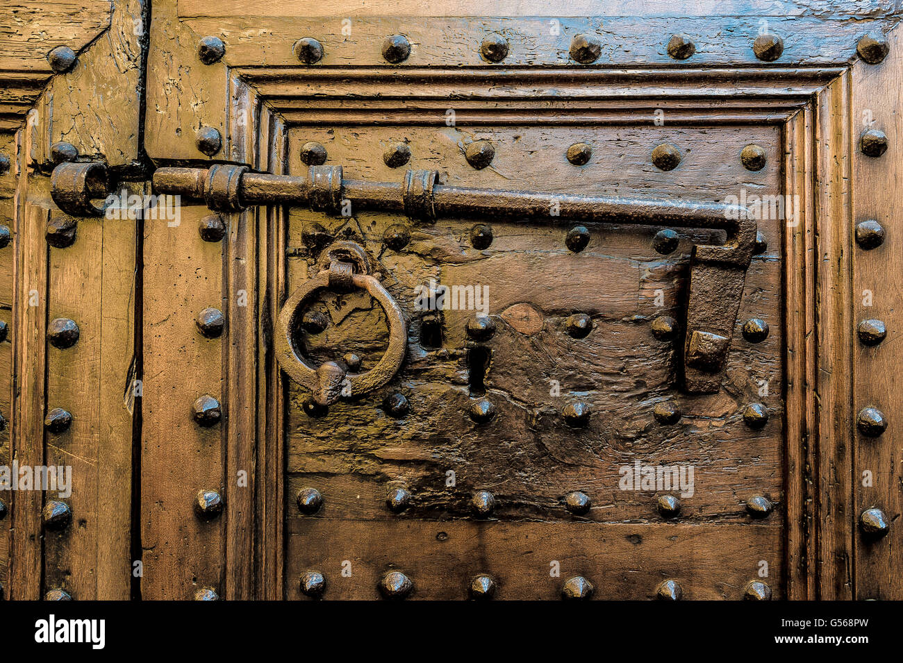 Alten Bolzen vernietet Tür und große Schiebetüren Metall Schraube Florenz Stockfoto