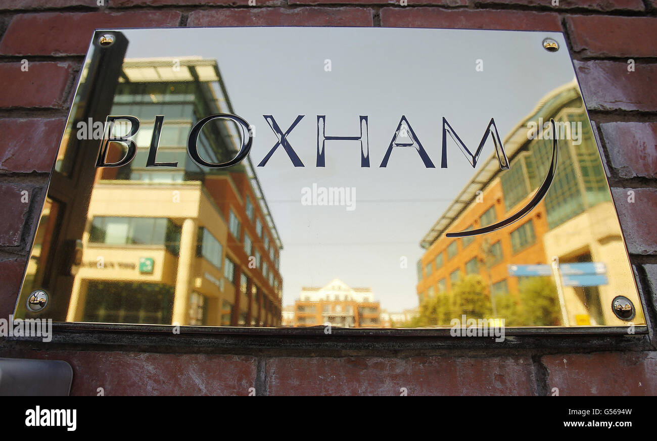 Die Büros von Bloxham Stockbrokers im Zentrum von Dublin, die angewiesen wurden, den Handel einzustellen, nachdem ein Wachhund Bedenken hinsichtlich der Höhe der Finanzreserven geäußert hatte. Stockfoto