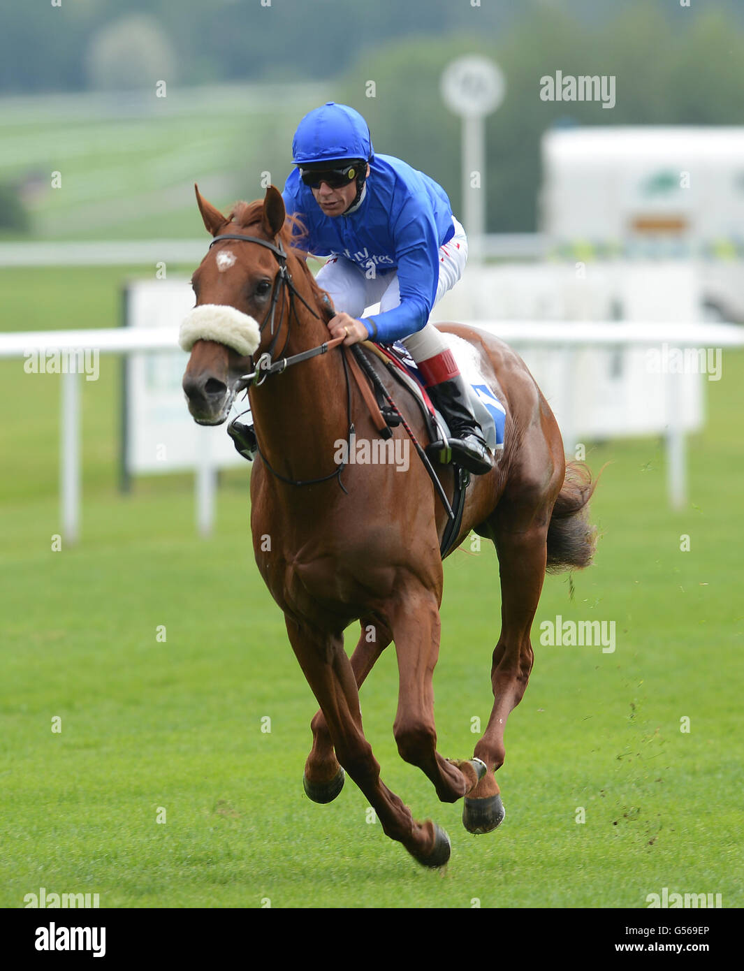 Artigiano mit Frankie Dettori-Siegern der Pytchley Maiden Stakes Race Stockfoto