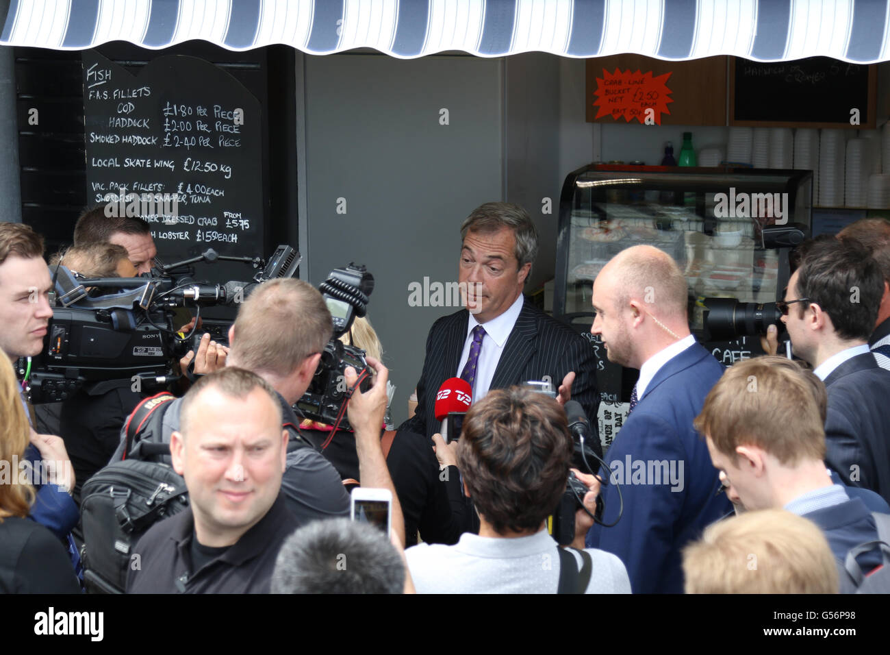Harwich, Essex UK 21. Juni 2016. Nigel Farage kommt in Harwich für die Abstimmung verlassen Kampagne. Bildnachweis: David Johnson/Alamy Live-Nachrichten Stockfoto