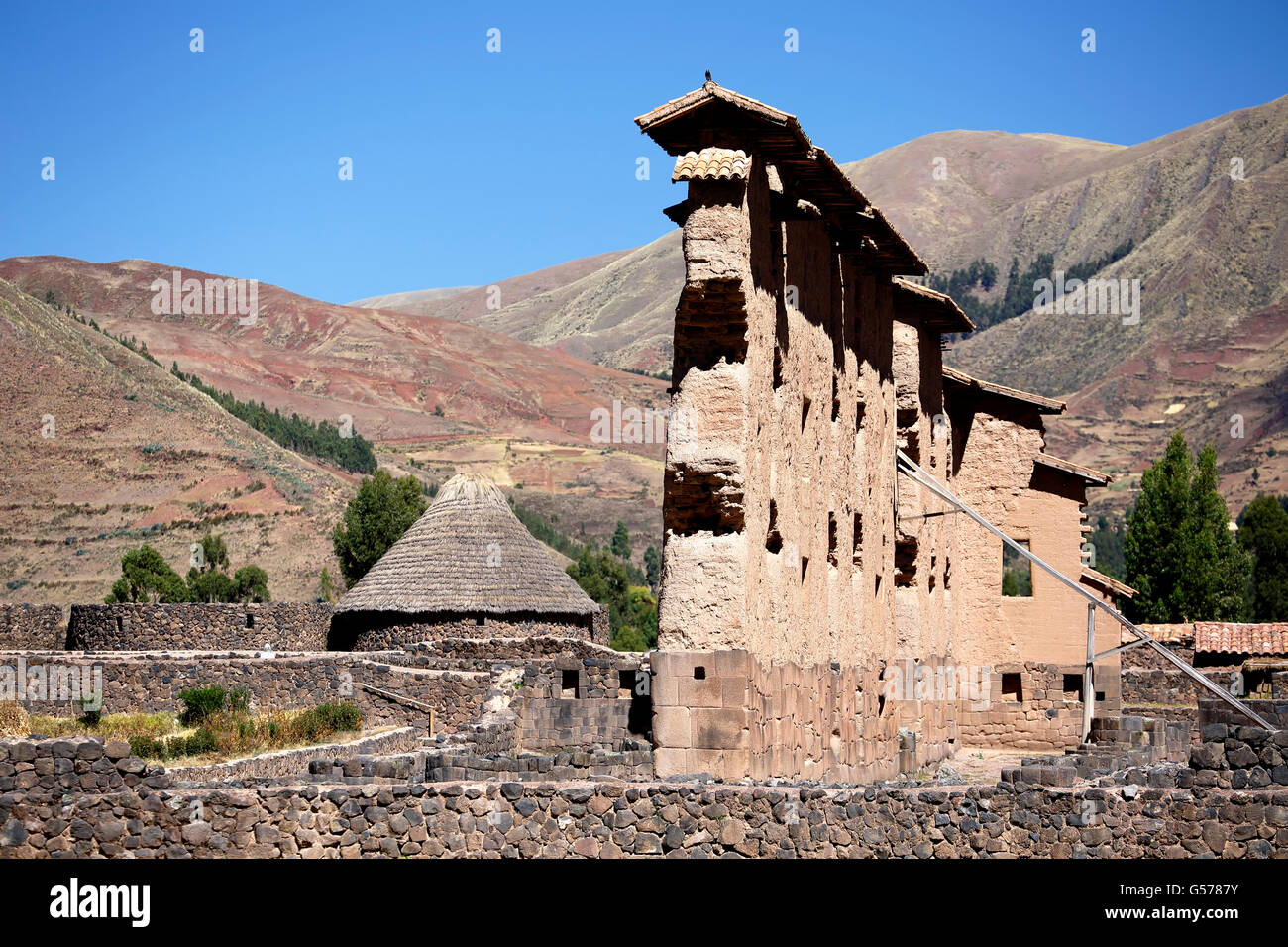 Backstein-Mauern des Tempels, Inka-Ruinen, Raqchi, Cusco, Peru Stockfoto
