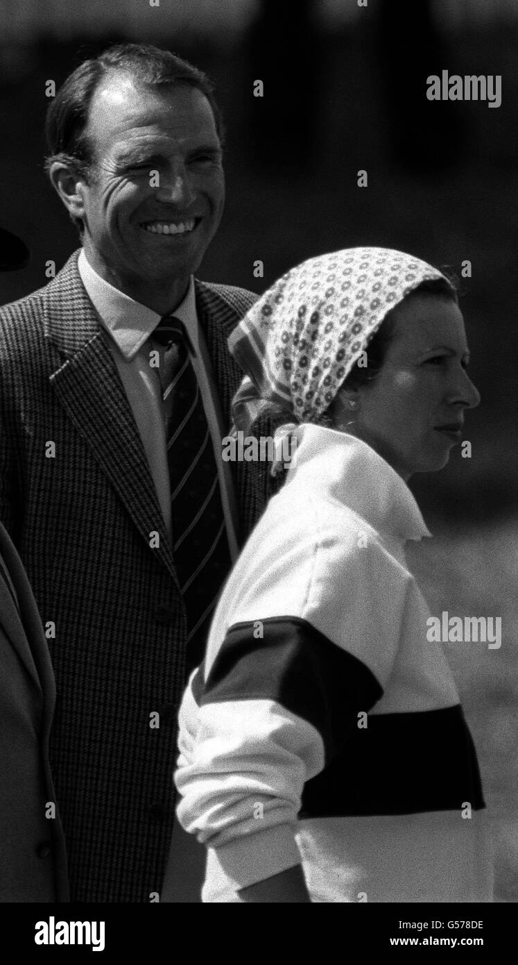 1989: Die Prinzessin Royal und ihr Mann, Captain Mark Phillips, in ihrem Gatcombe Park Haus, Gloucestershire, wo sie die British Open Horse Trials moderierten. Dies ist das letzte PA-Foto, das das Paar vor der Ankündigung ihrer Trennung aufgenommen hat. Stockfoto