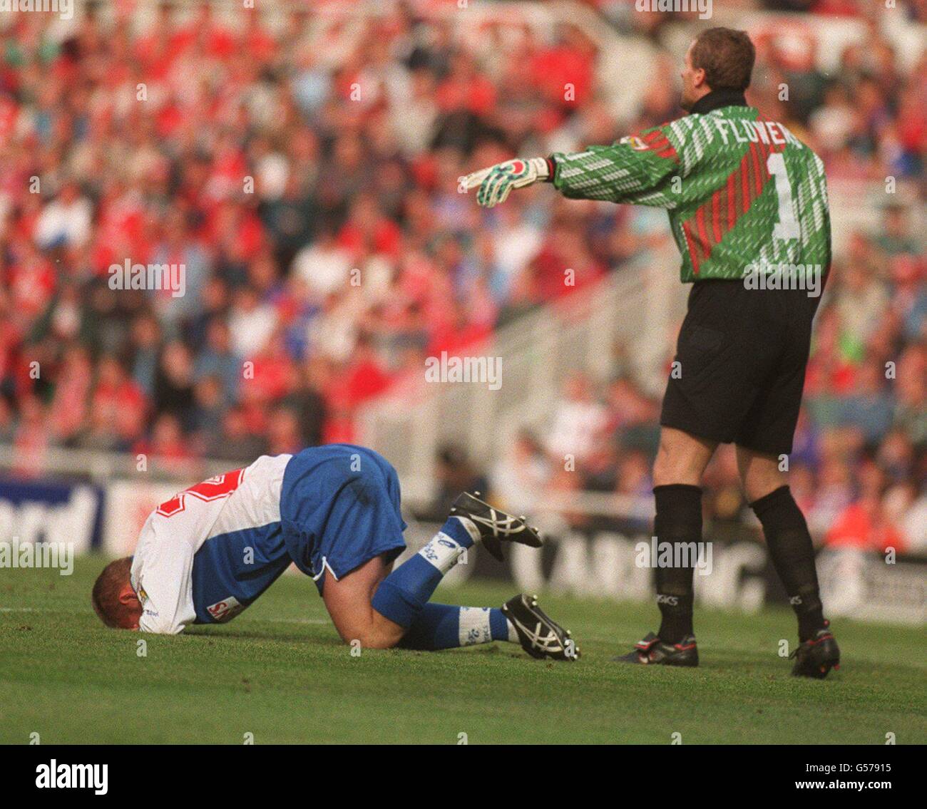 DAVID BATTY, BLACKBURN ROVERS, LIEGT VERLETZT GEGEN MIDDLESBROUGH **** M GEGEN BR Stockfoto