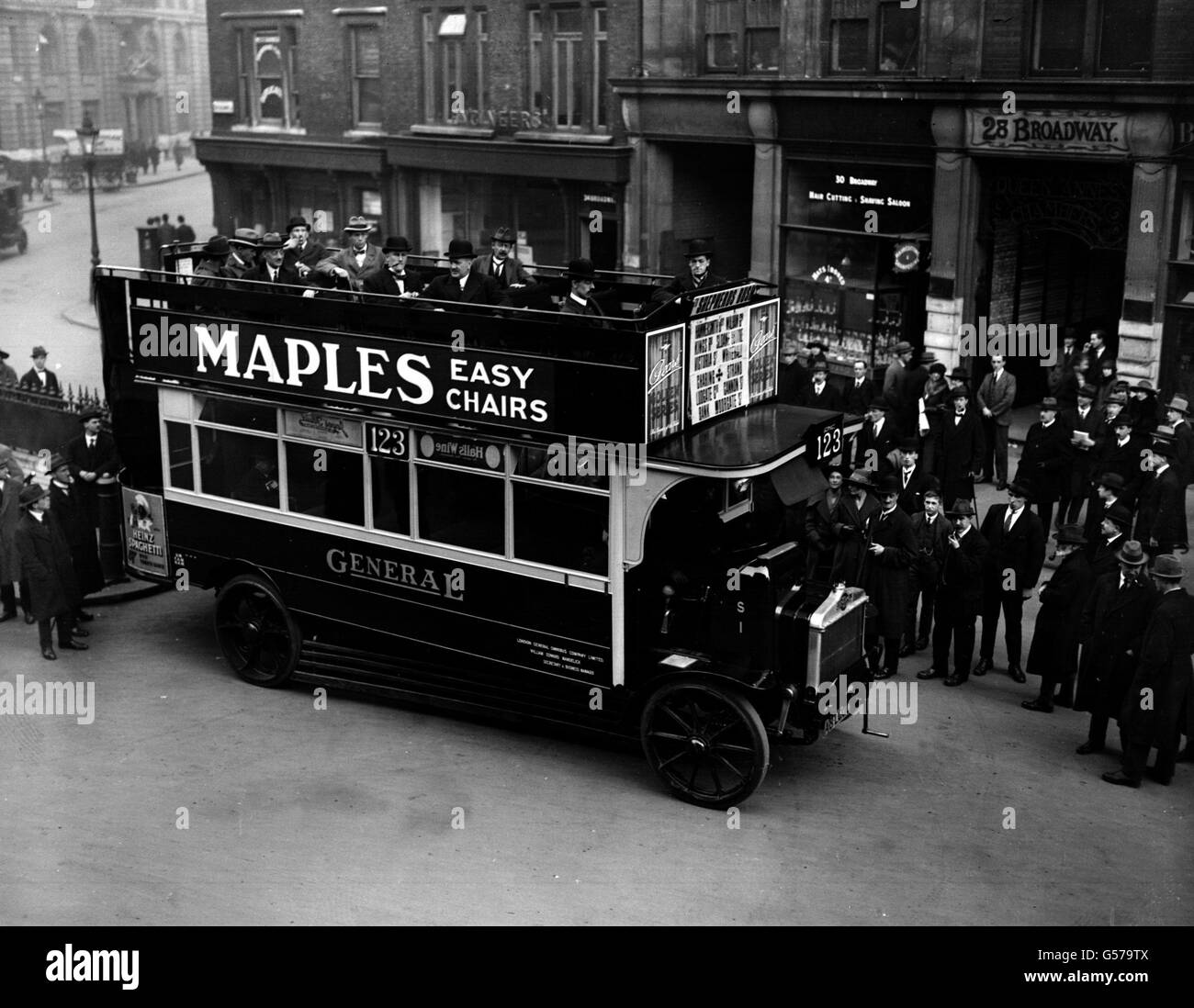 LONDON-BUS: 1920 Stockfoto