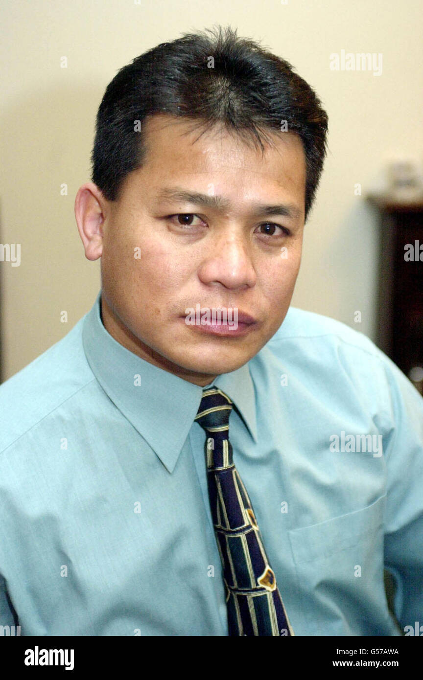 Der ehemalige britische Gurkha Hari Thapa in seinem Haus in Cwmbran, nachdem er vor dem Arbeitsgericht in Cardiff erschienen war. Die ehemalige britische Armee Gurkha erhält eine „aufrichterliche diskriminierende Rente“, wurde einem Arbeitsgericht gesagt. * das Cardiff Tribunal hörte, dass der in Großbritannien geborene Lance Corporal Hari Thapa, 38, 58-mal im Monat ist, während ein britischer Soldat 500-mal im Monat erhalten würde. Stockfoto