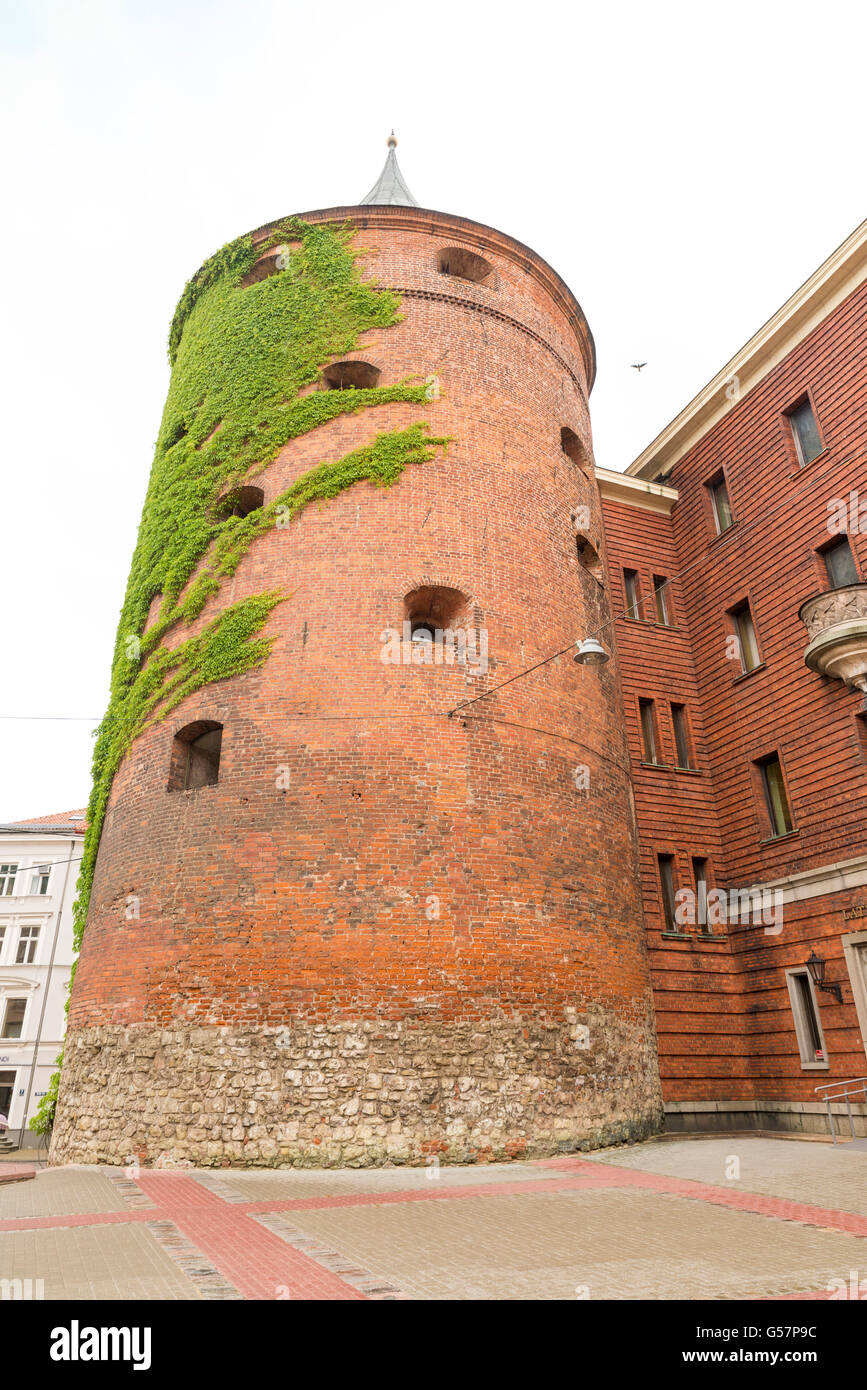 RIGA, Lettland - Juni 10,2016: Pulverturm (Pulverturm, ca. XIV c.) in Riga, Lettland. Seit 1940 enthalten, die Struktur der Stockfoto