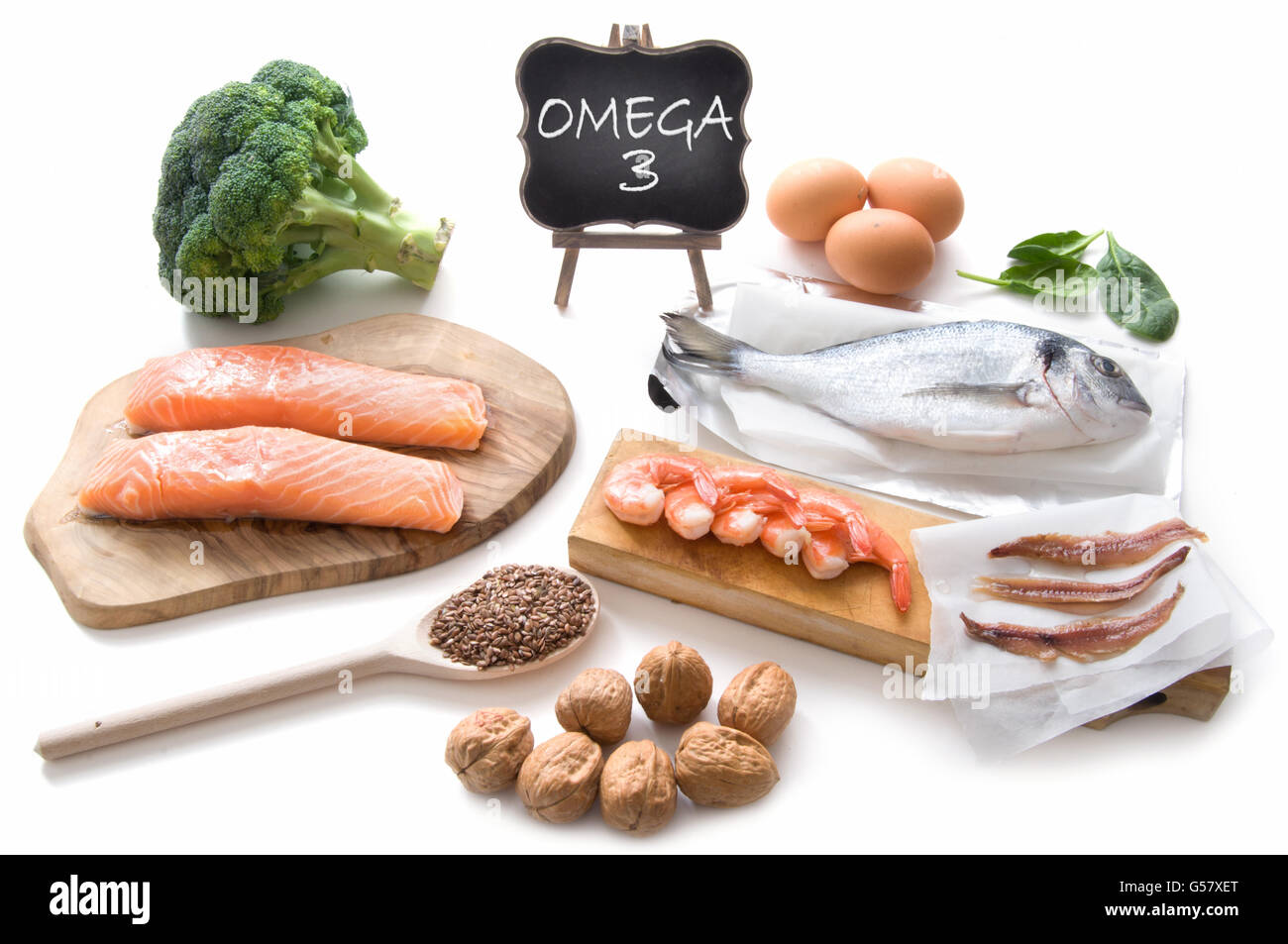 Sammlung von Lebensmittel mit hohem Omega-3-Fettsäuren einschließlich Meeresfrüchten, Gemüse und Samen Stockfoto