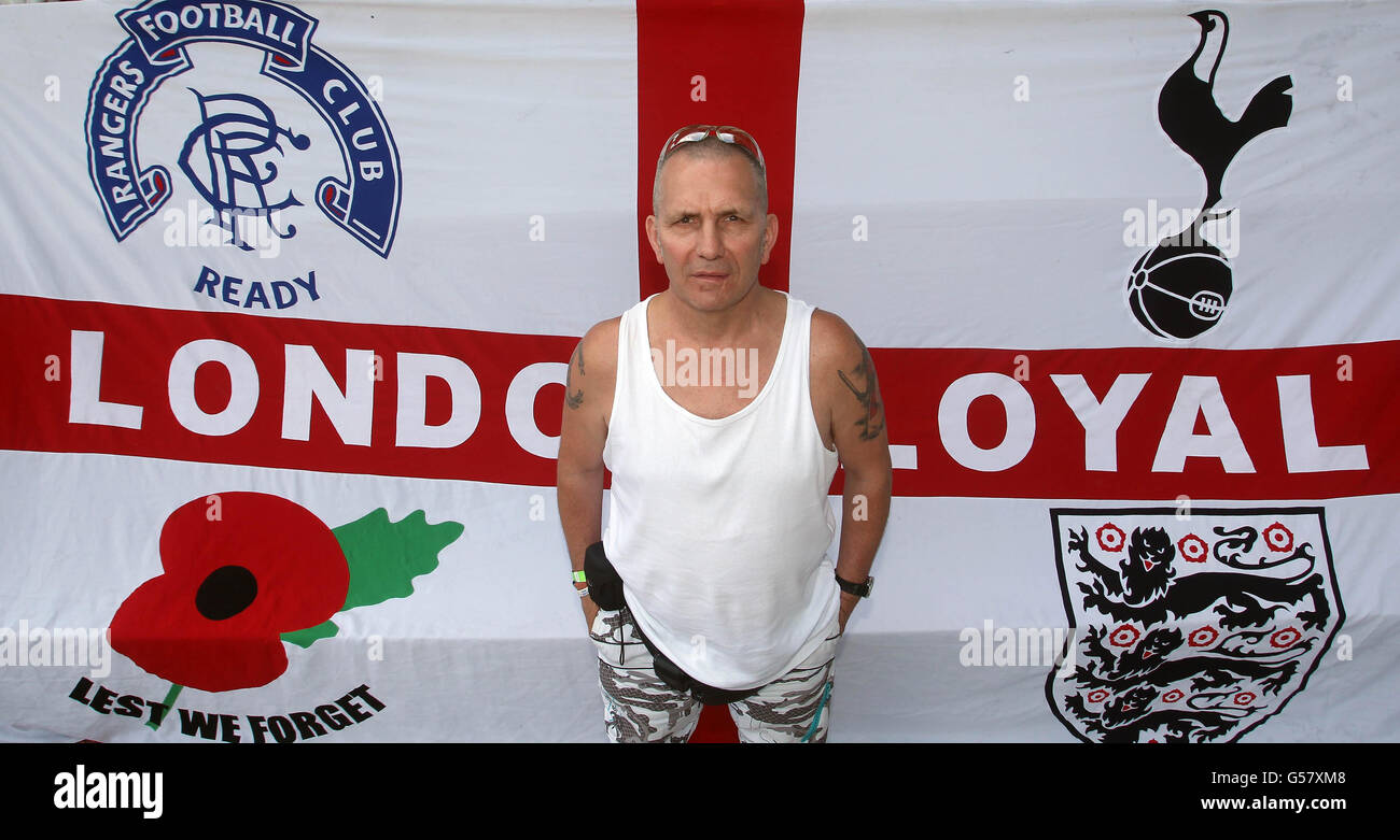 England-Fan Geoff York in Donetsk, Ukraine, für die Fußball-Europameisterschaft 2012. Stockfoto
