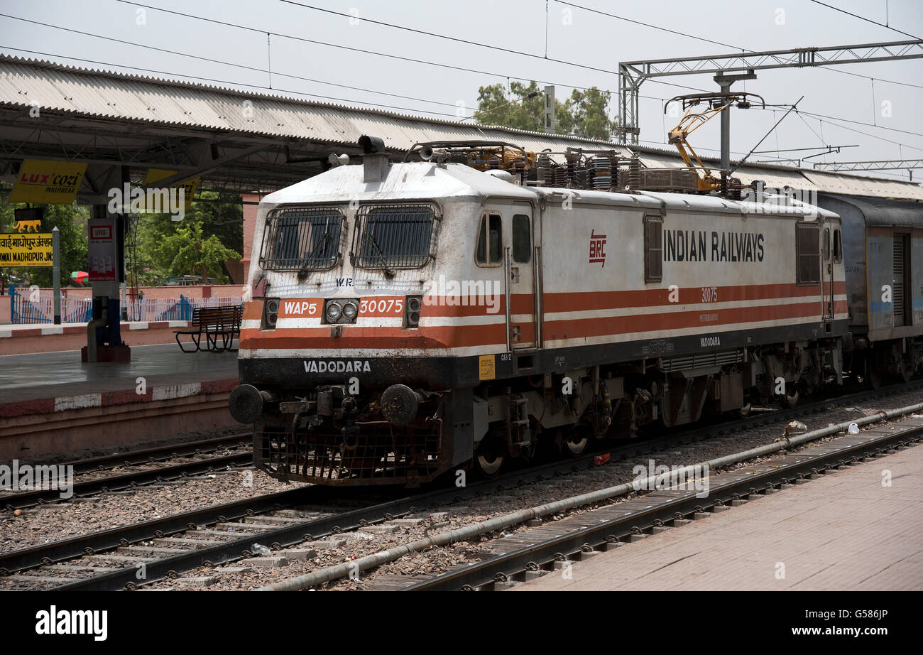 Das Bild des indischen Zug war Atken in Sawai Madhopur in Rajasthan Indien Stockfoto