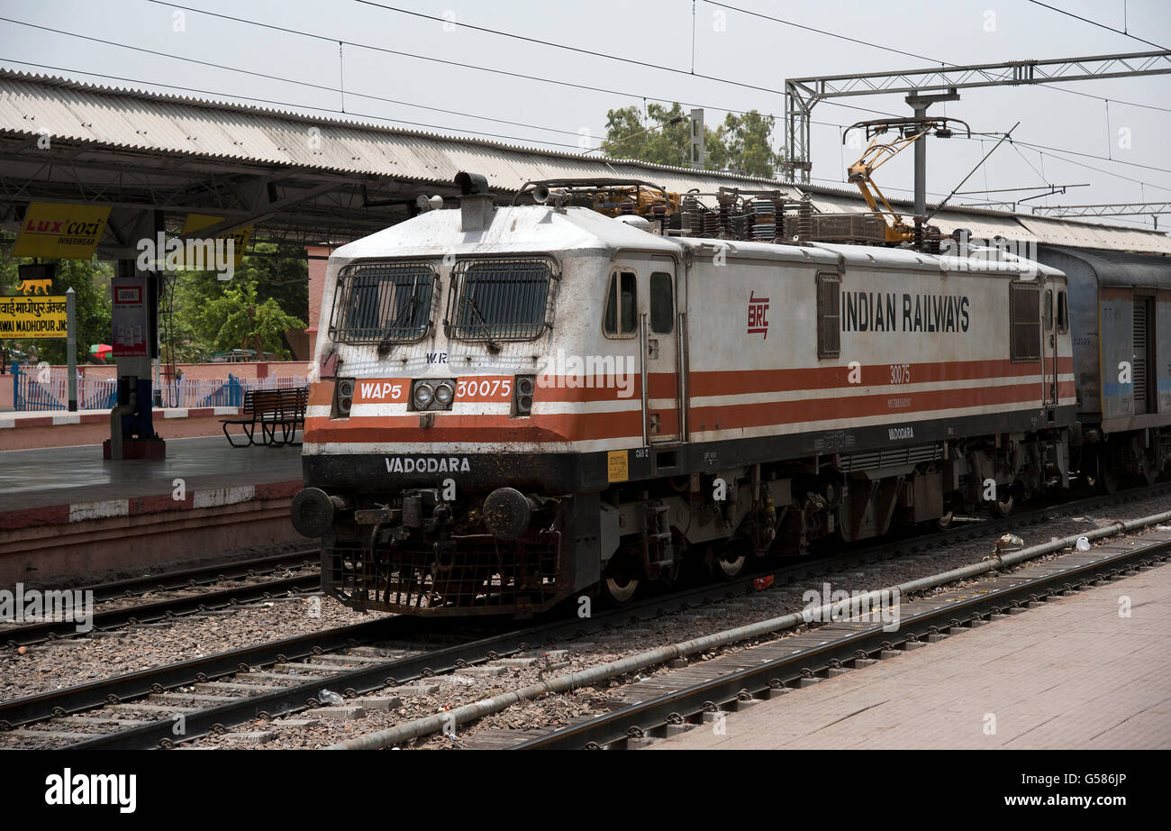 Indischer Zug Stockfotos Und Bilder Kaufen Alamy
