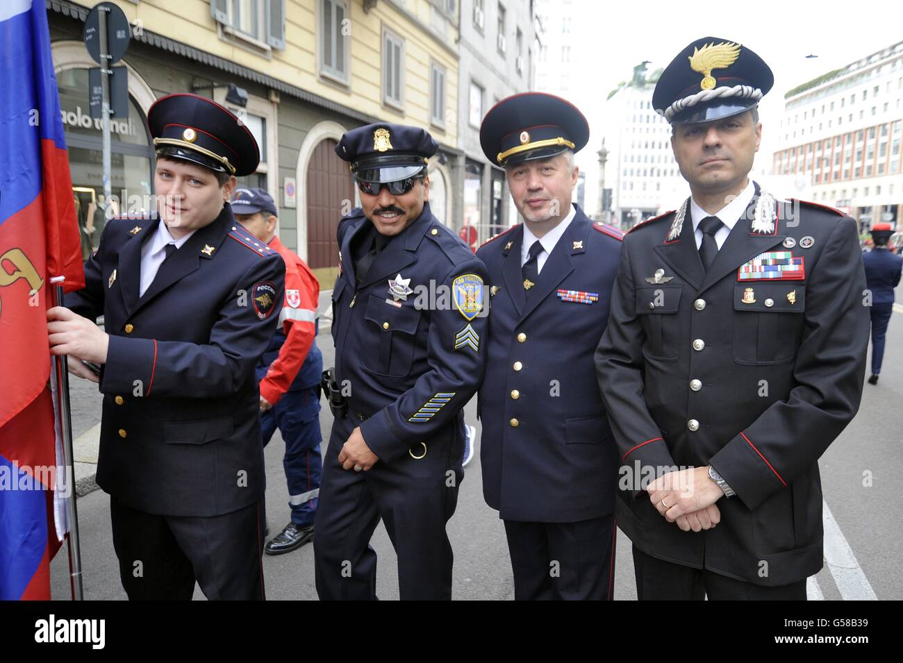 Mailand (Italien), Carabinieri Landesverband sammeln sich 202 Jubiläum der Stiftung; Delegation von Polizeibeamten aus Moskau (Russland) und San Francisco (USA) Stockfoto