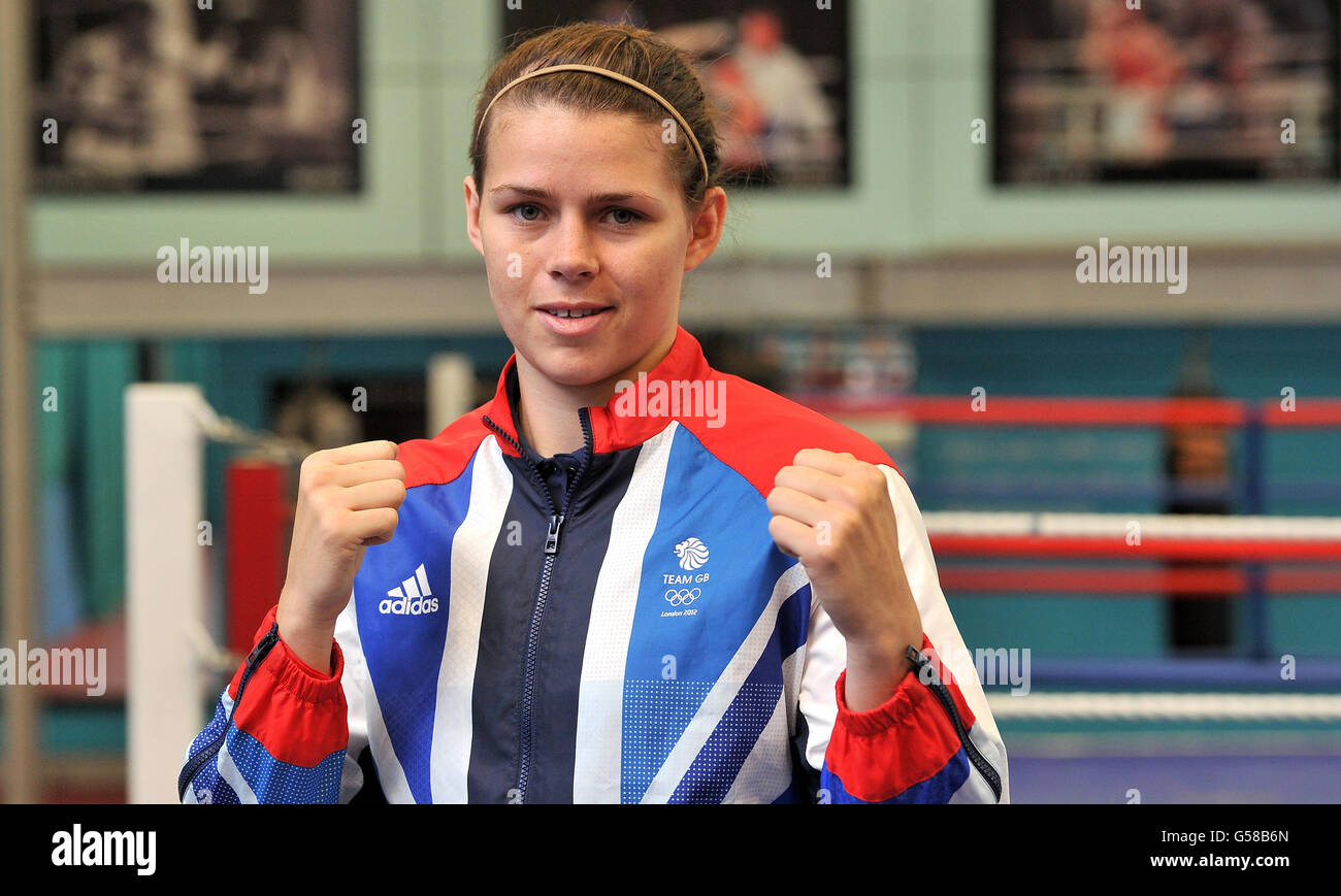 Die britische Savannah Marshall posiert während der Team GB Boxankündigung im English Institute of Sport, Sheffield. Stockfoto